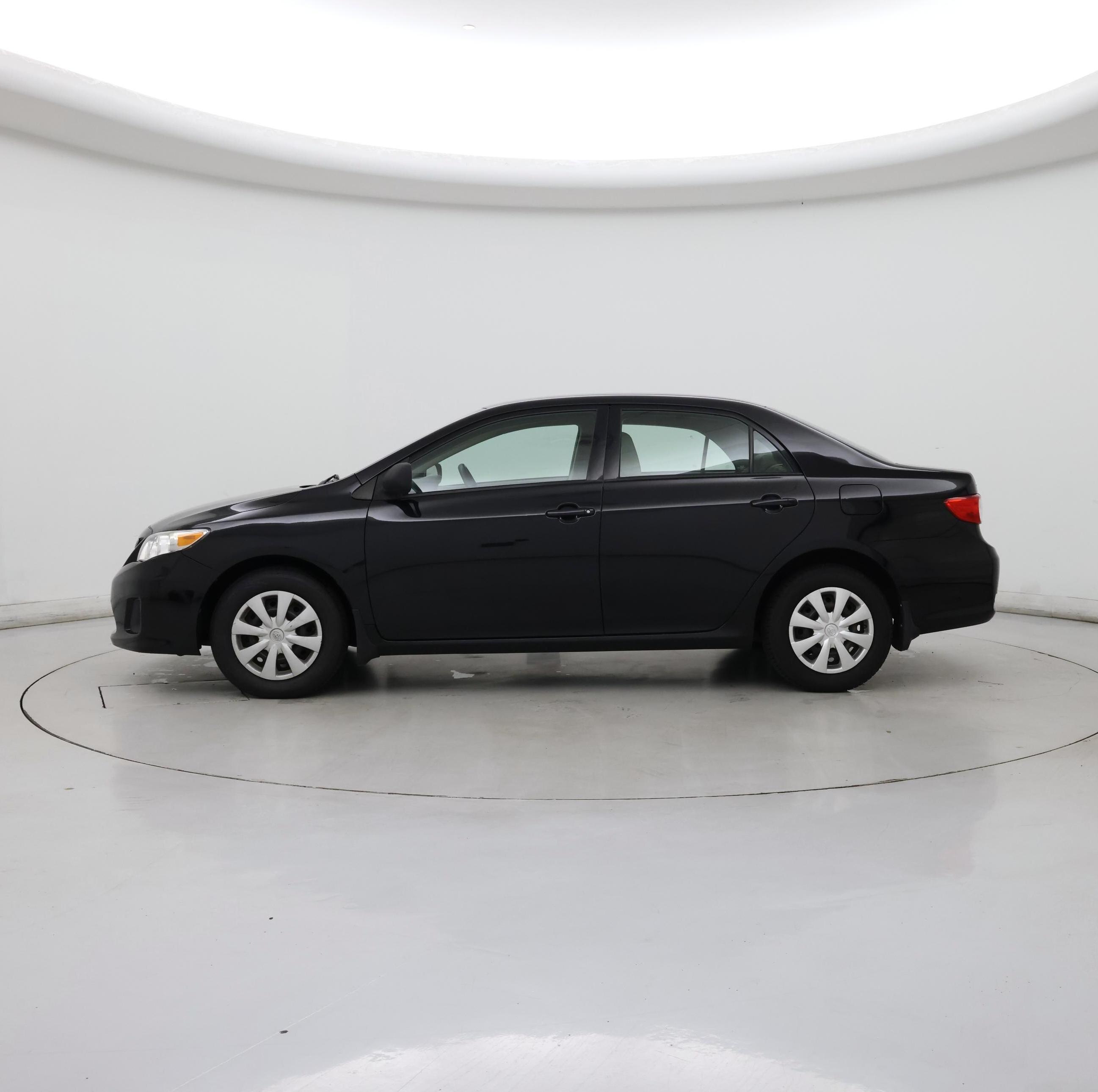 Thumbnail: 2013 Toyota Corolla - 3