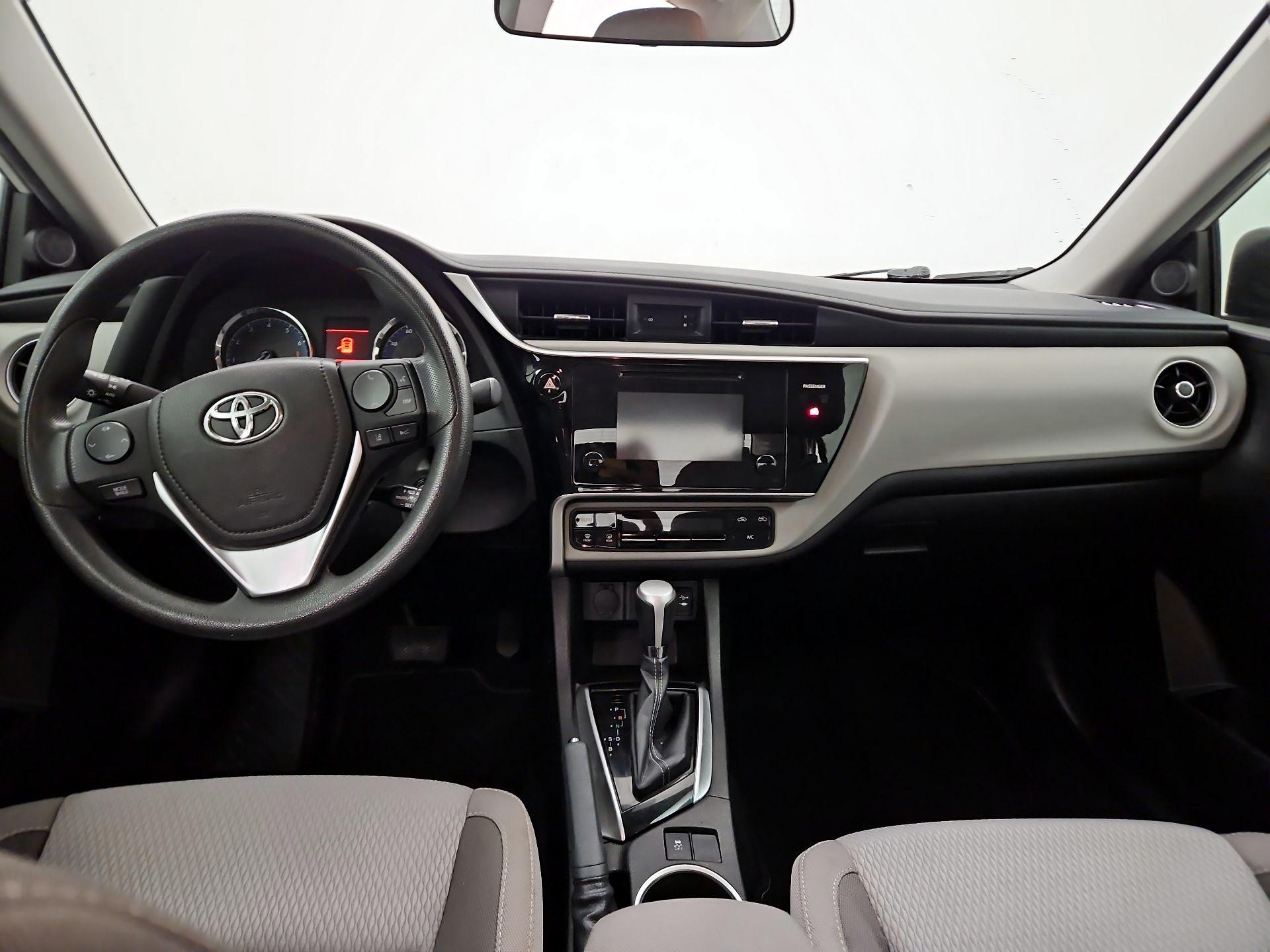 Thumbnail: 2017 Toyota Corolla - 9