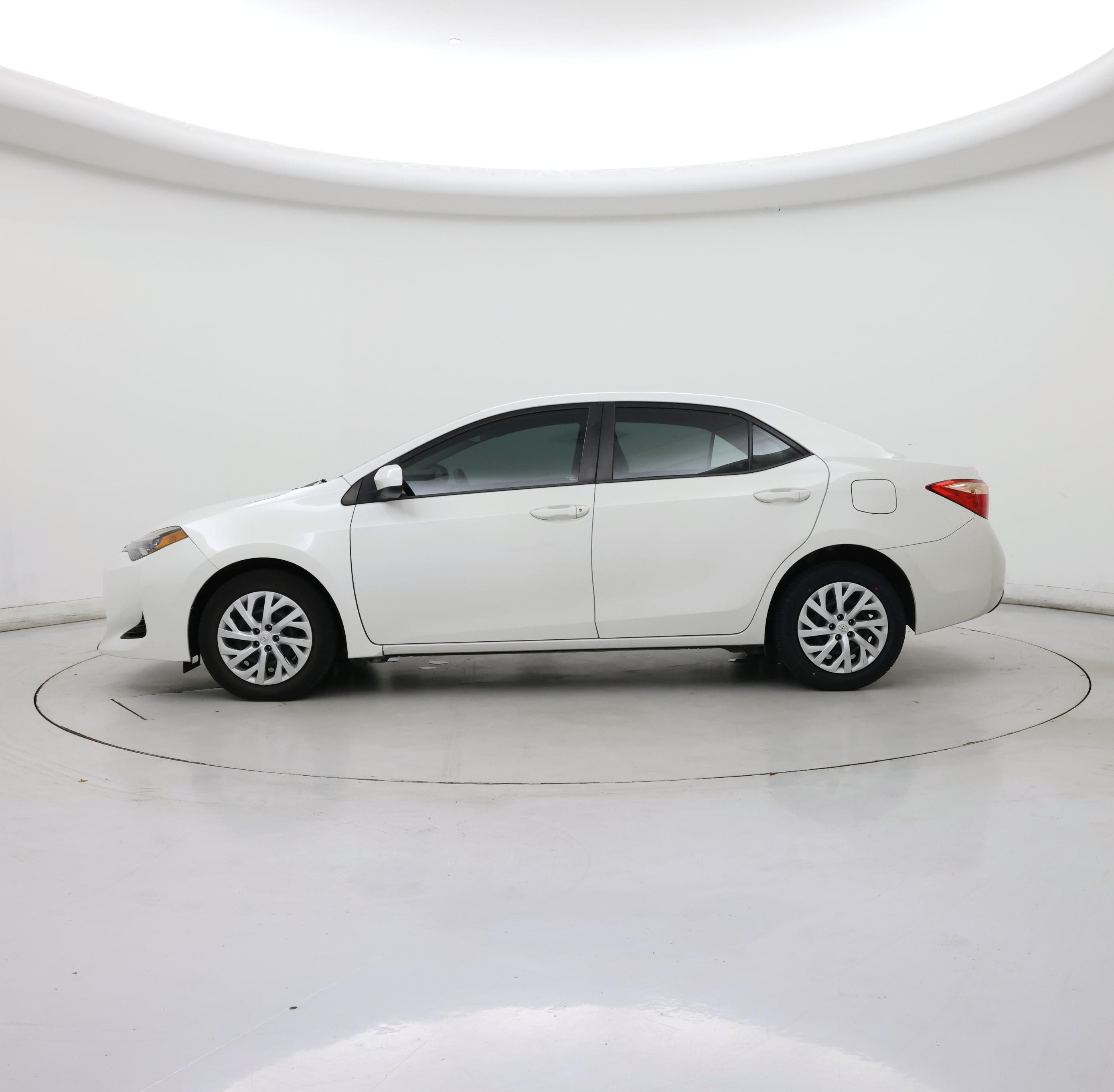 Thumbnail: 2017 Toyota Corolla - 3