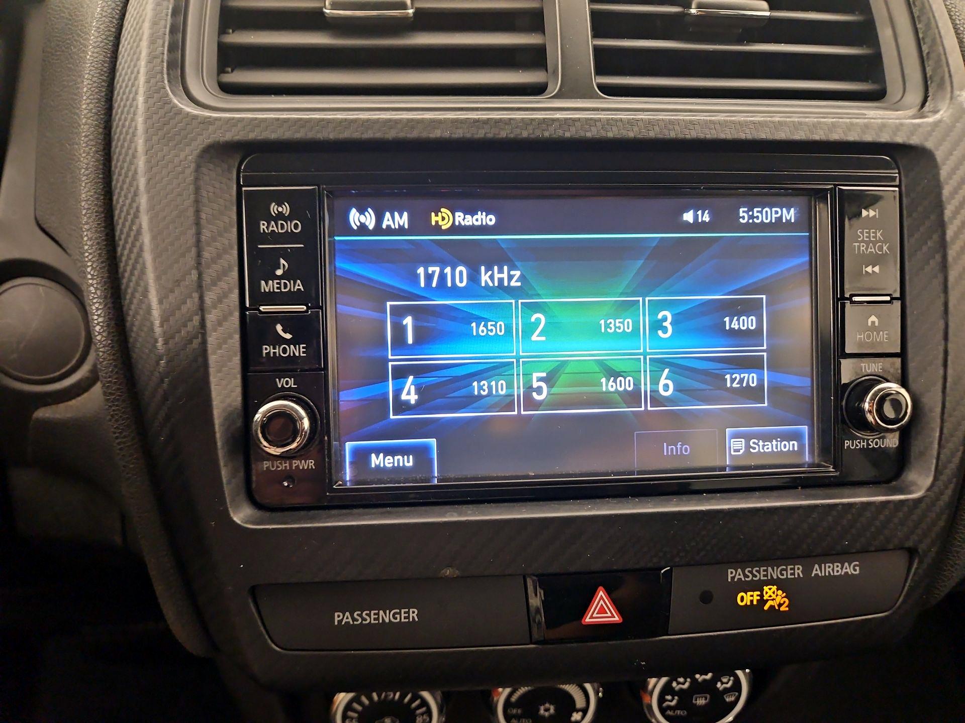 Thumbnail: 2018 Mitsubishi Outlander Sport - 15