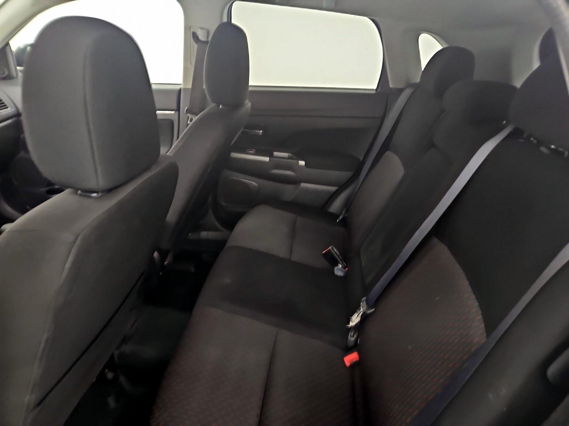 Thumbnail: 2018 Mitsubishi Outlander Sport - 19