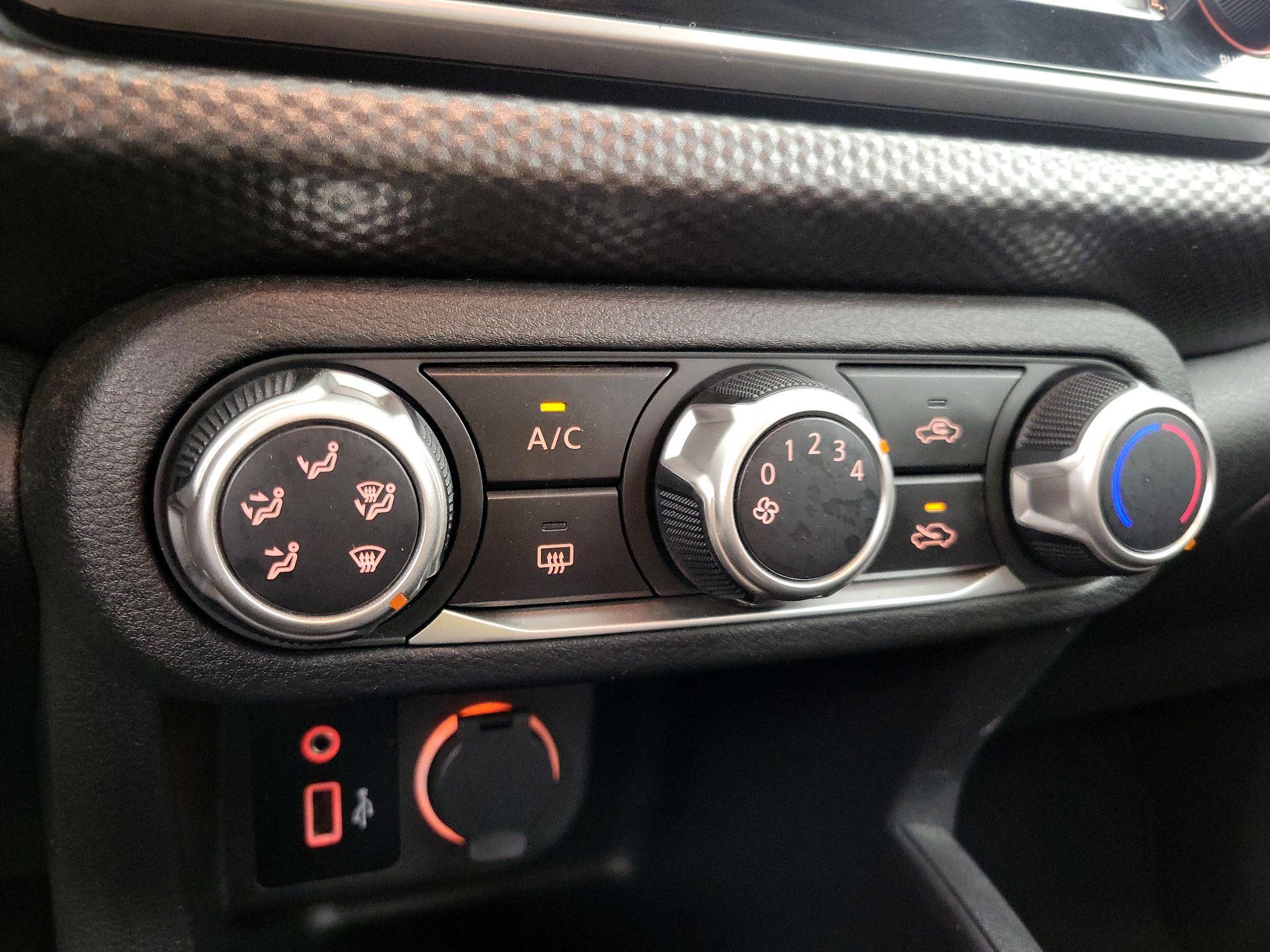Thumbnail: 2020 Nissan Kicks - 16