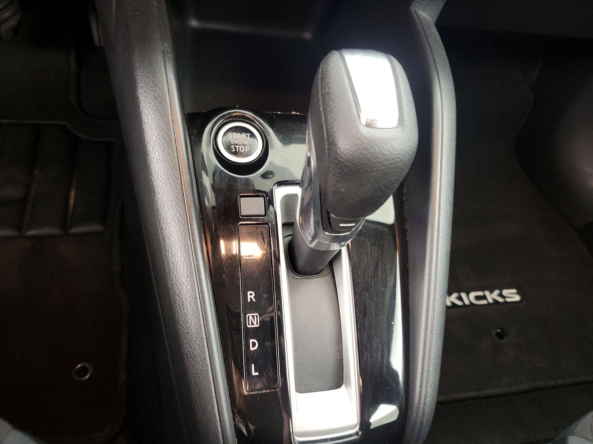 Thumbnail: 2020 Nissan Kicks - 17