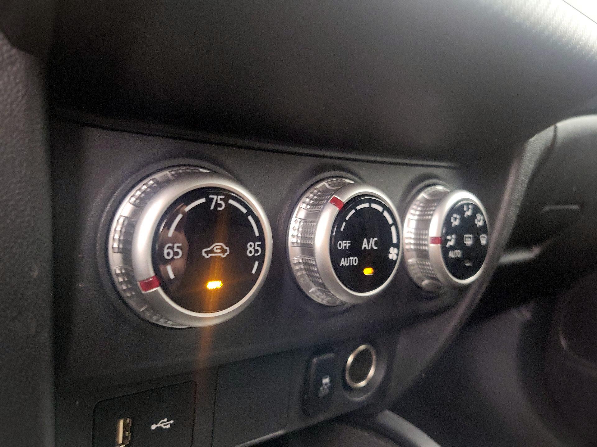 Thumbnail: 2021 Mitsubishi Outlander Sport - 16