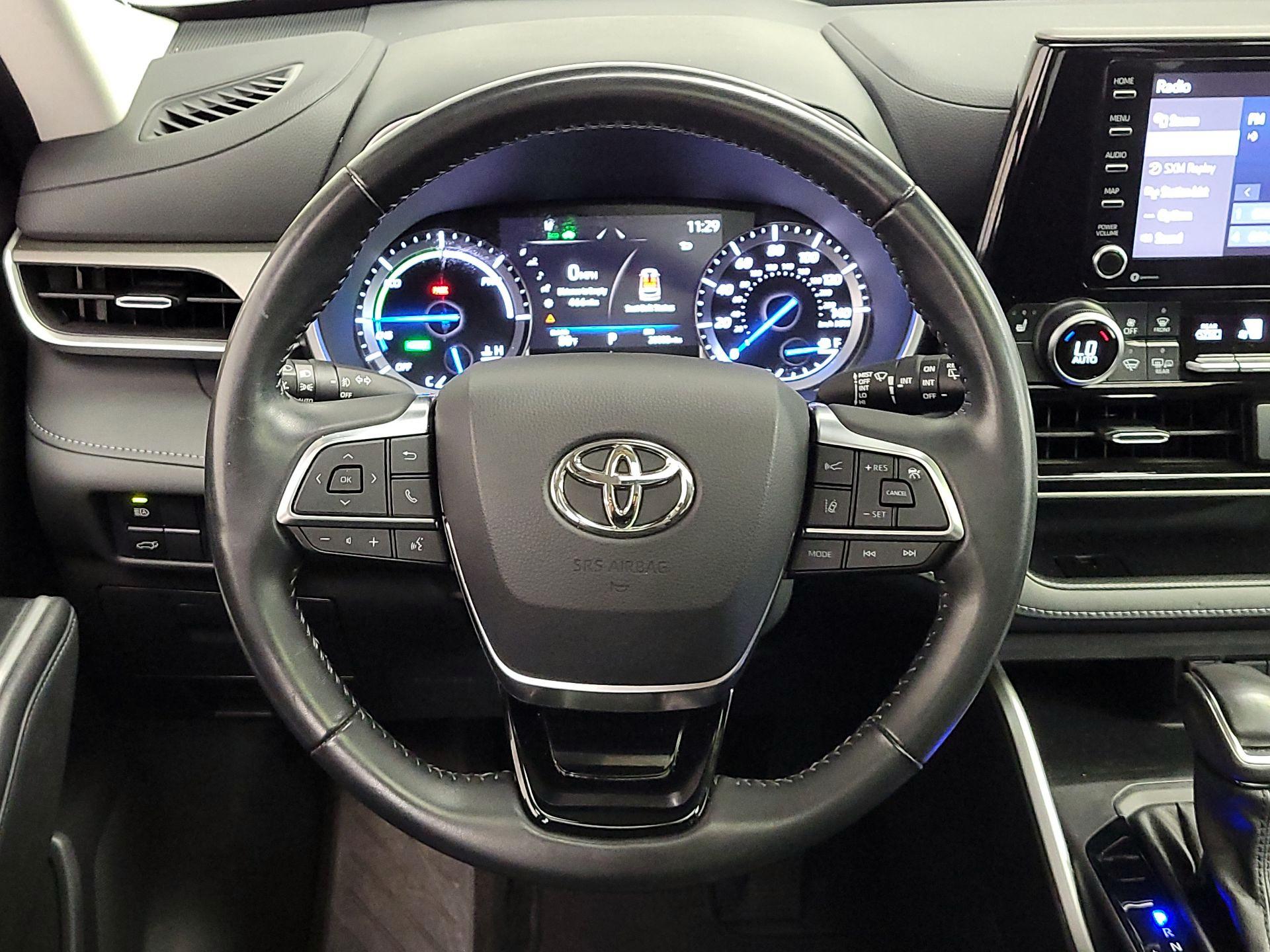 Thumbnail: 2021 Toyota Highlander - 10