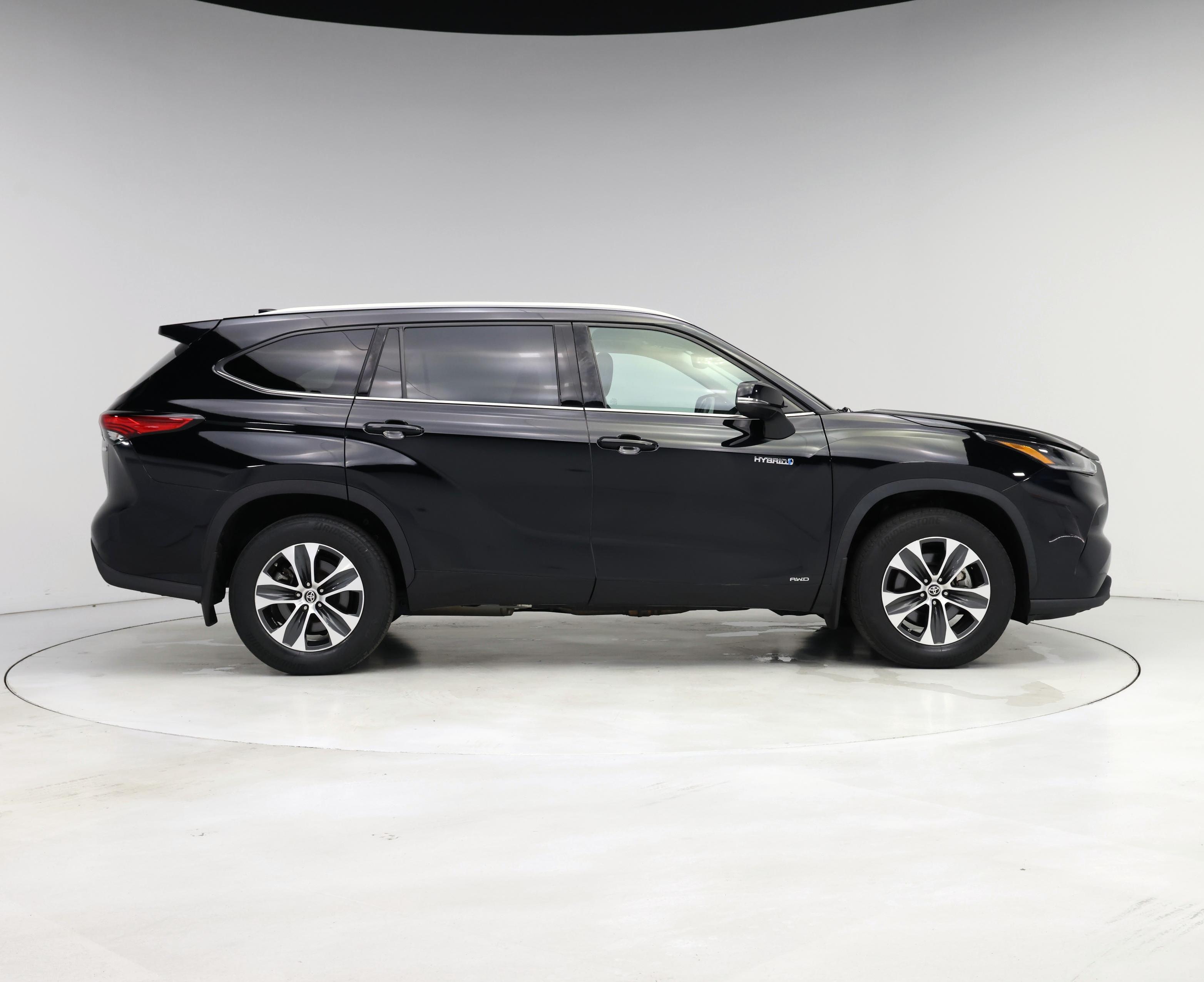 Thumbnail: 2021 Toyota Highlander - 7