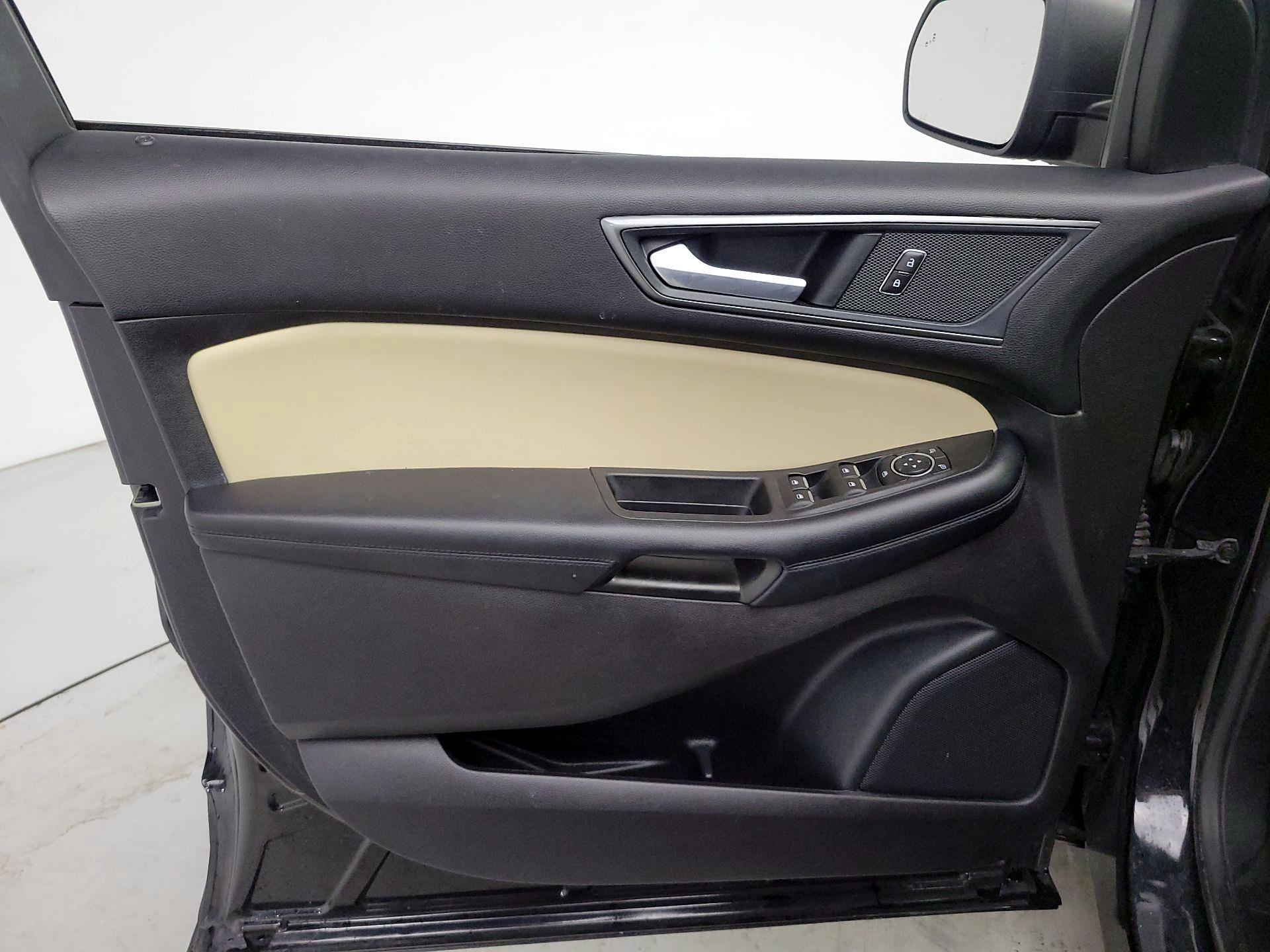 Thumbnail: 2022 Ford Edge - 12