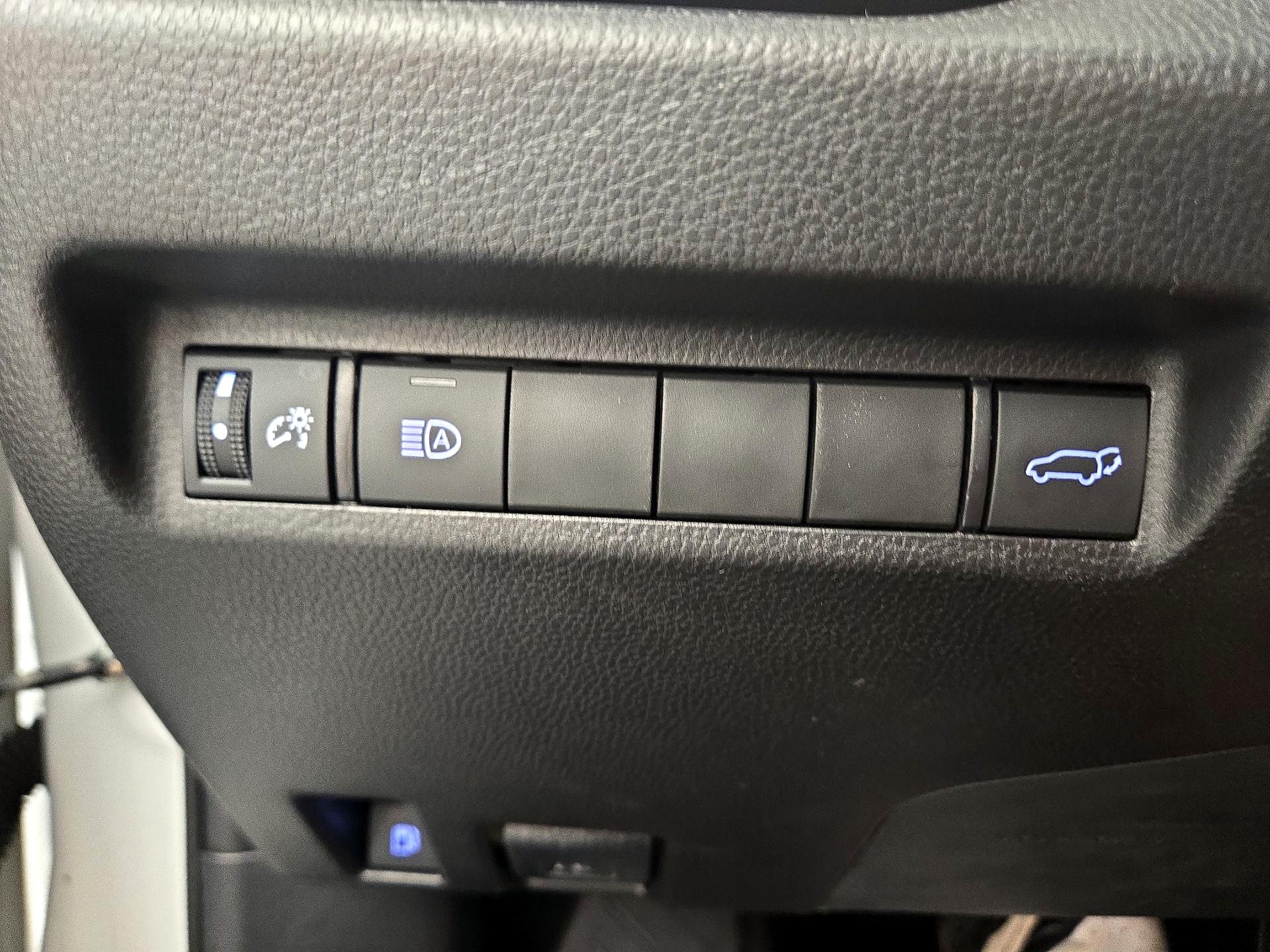Thumbnail: 2021 Toyota RAV4 - 13