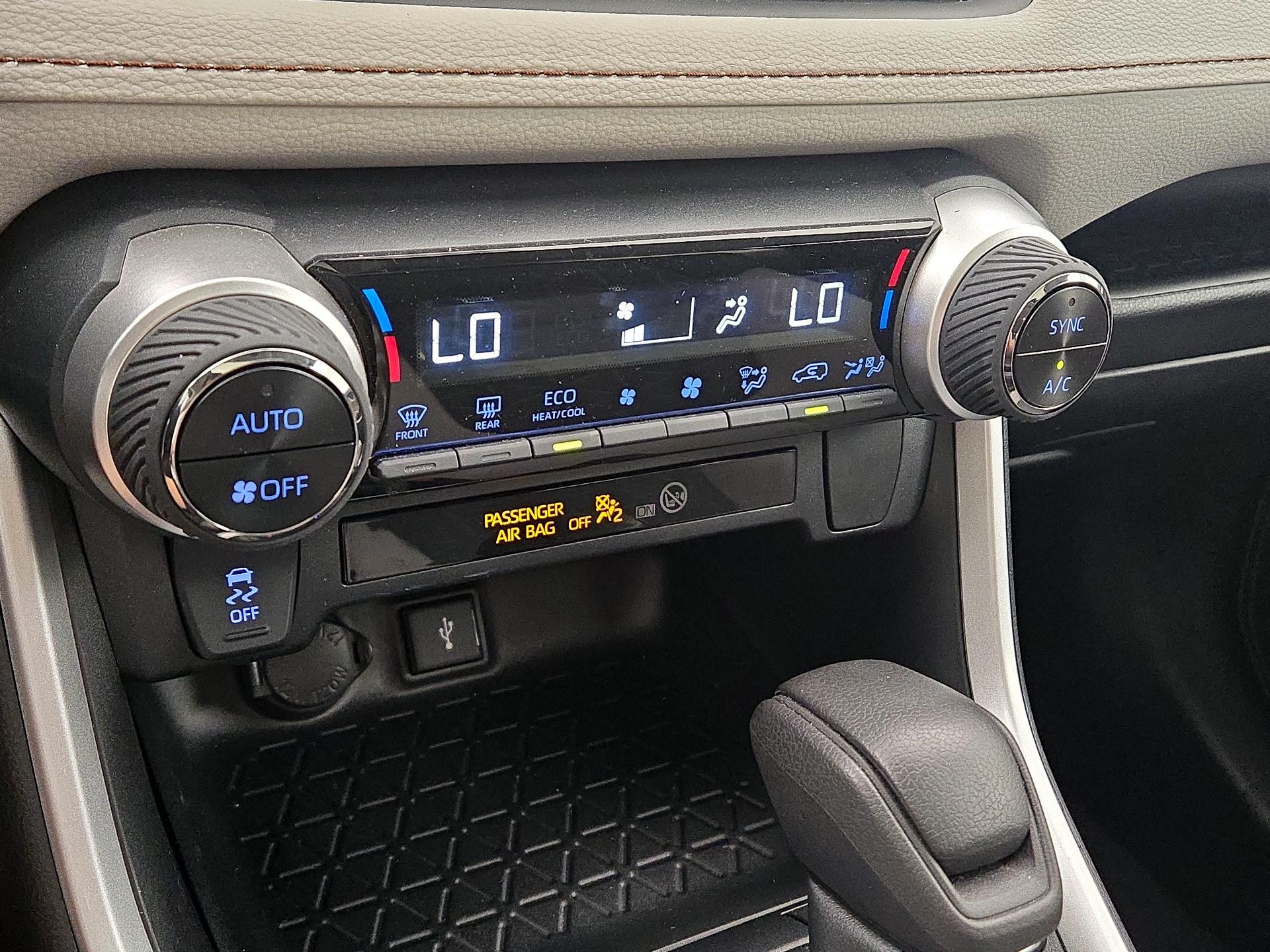 Thumbnail: 2021 Toyota RAV4 - 16
