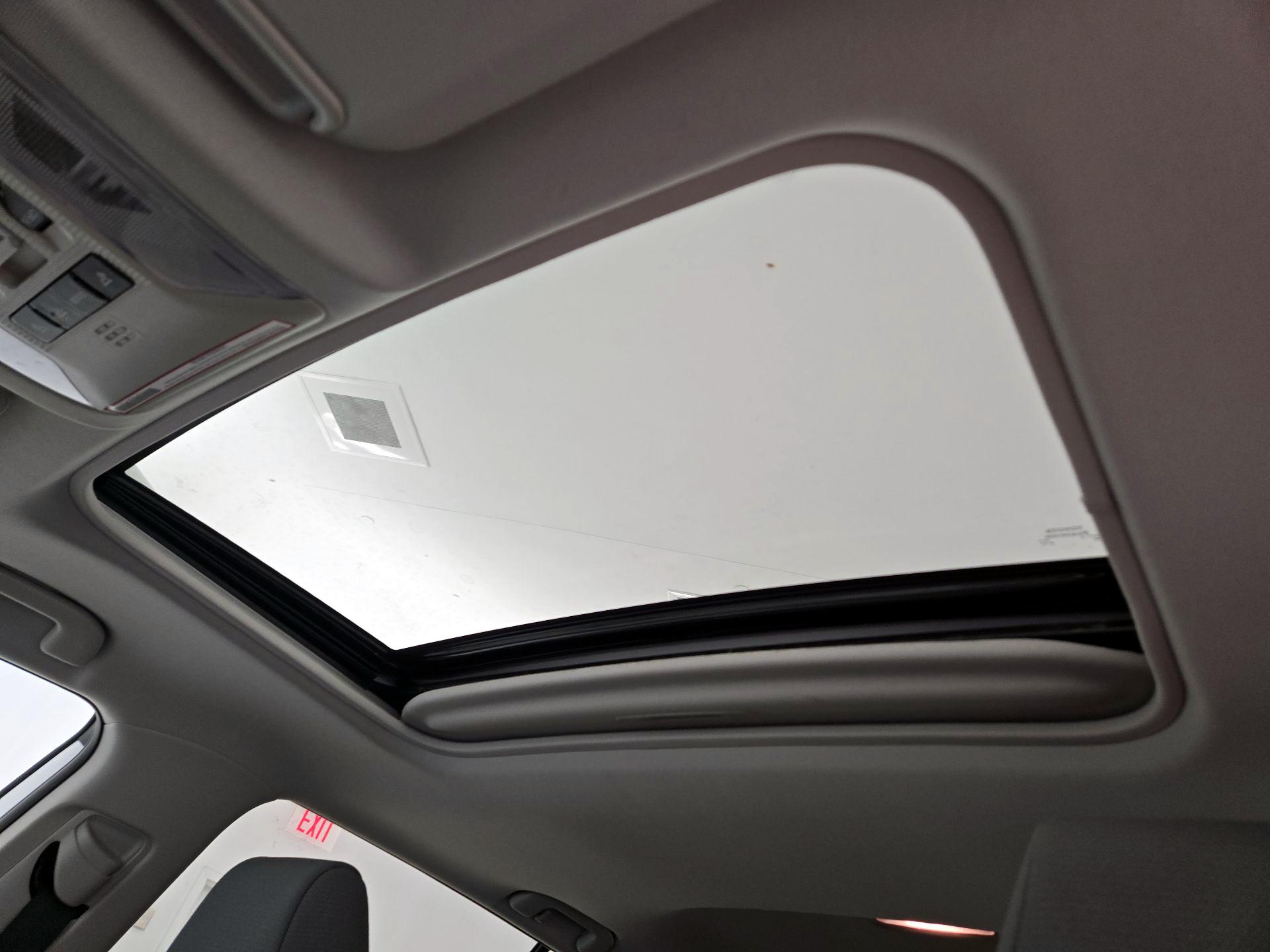 Thumbnail: 2021 Toyota RAV4 - 19