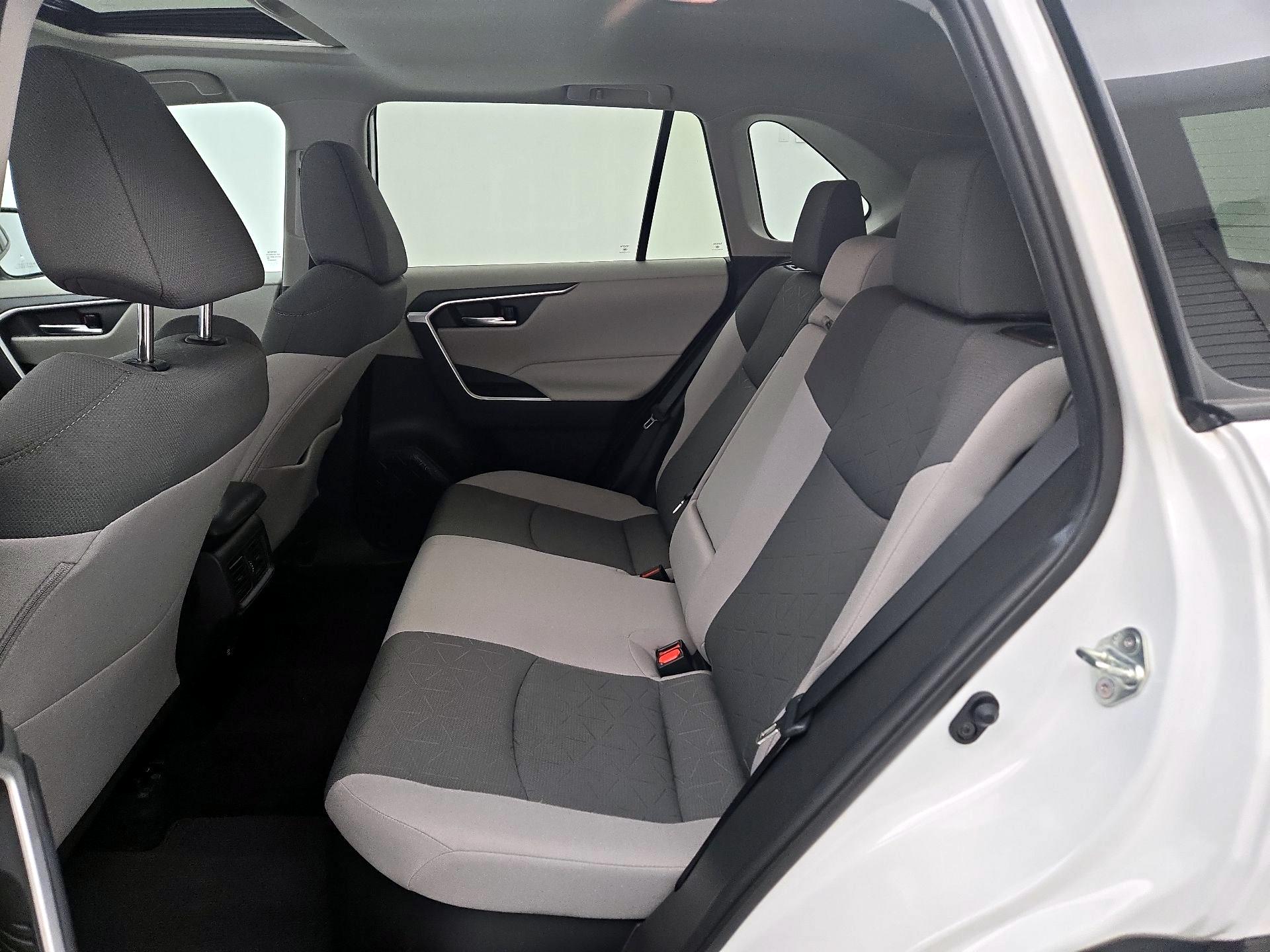 Thumbnail: 2021 Toyota RAV4 - 20
