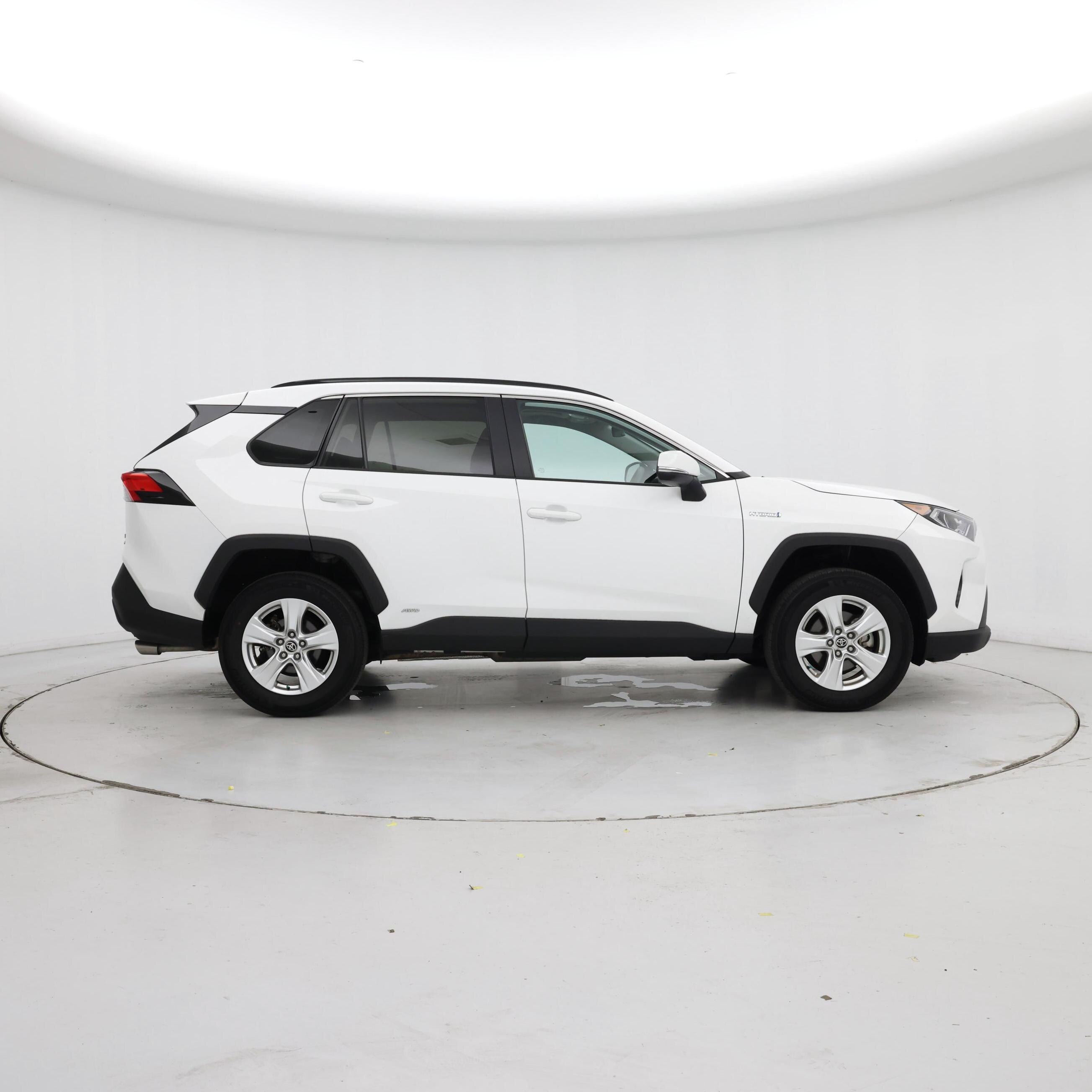 Thumbnail: 2021 Toyota RAV4 - 7