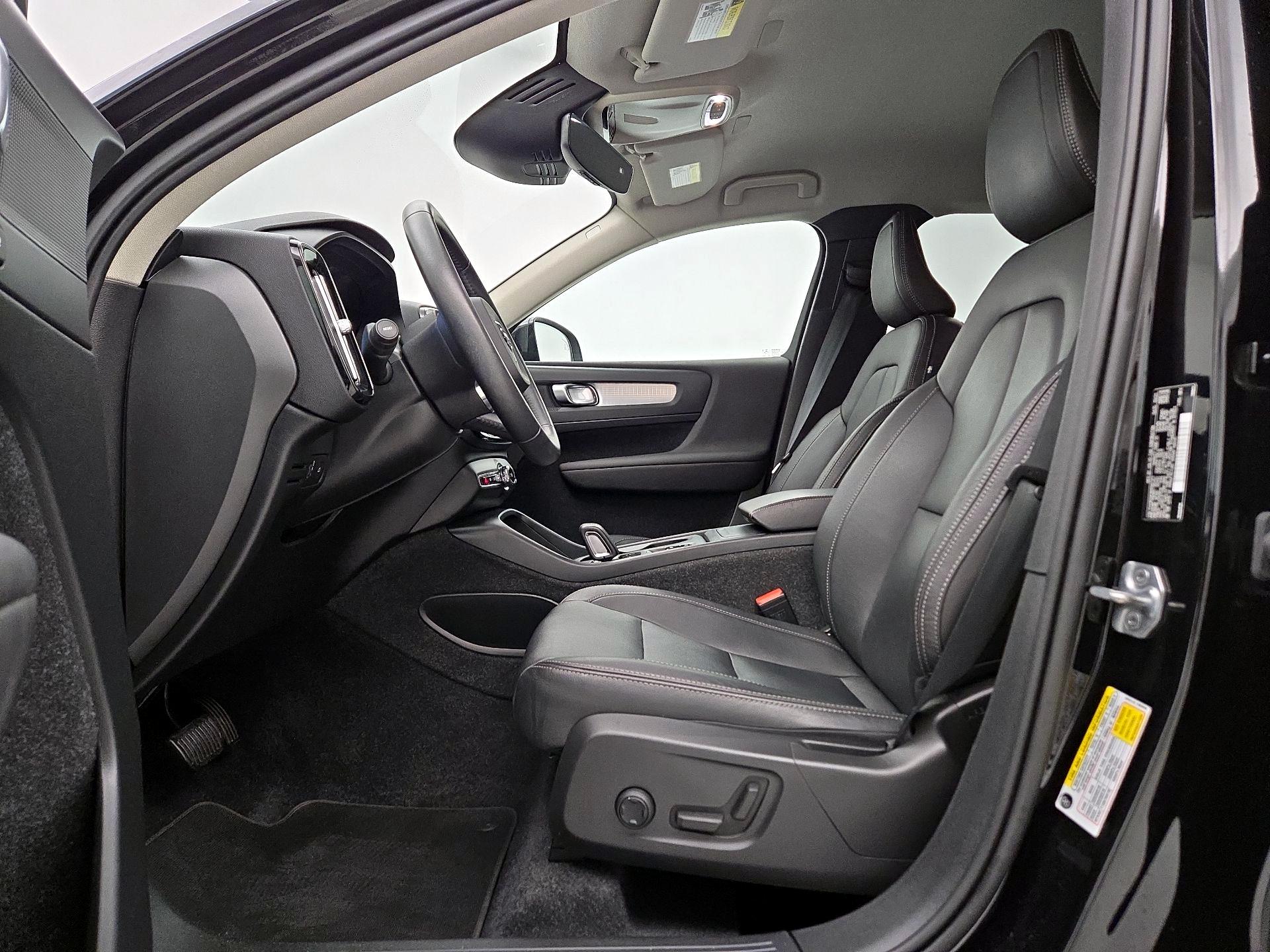 Thumbnail: 2021 Volvo XC40 - 11