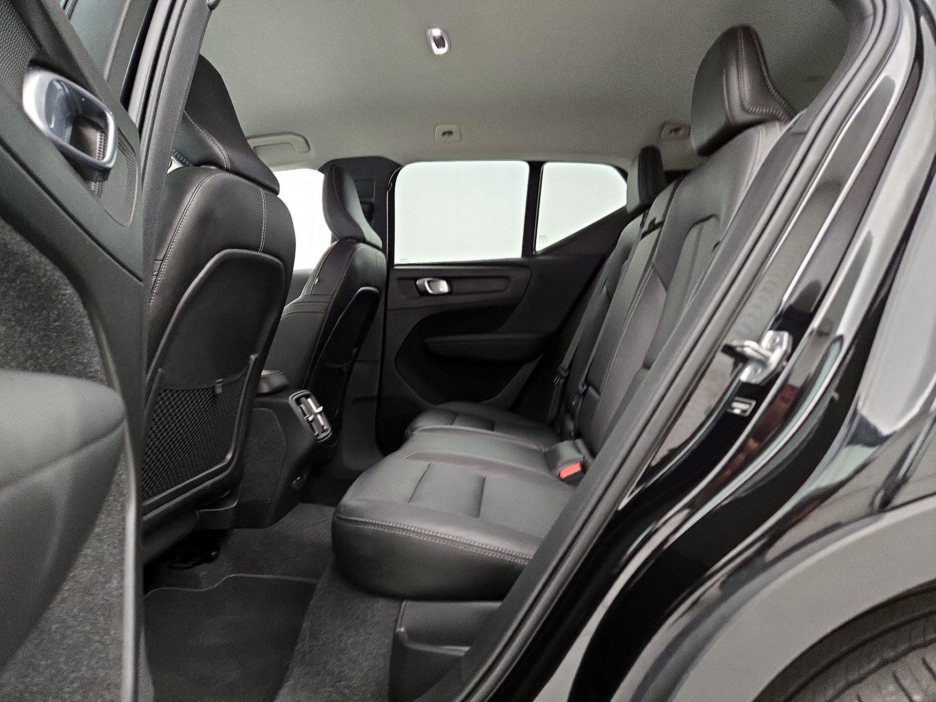 Thumbnail: 2021 Volvo XC40 - 20