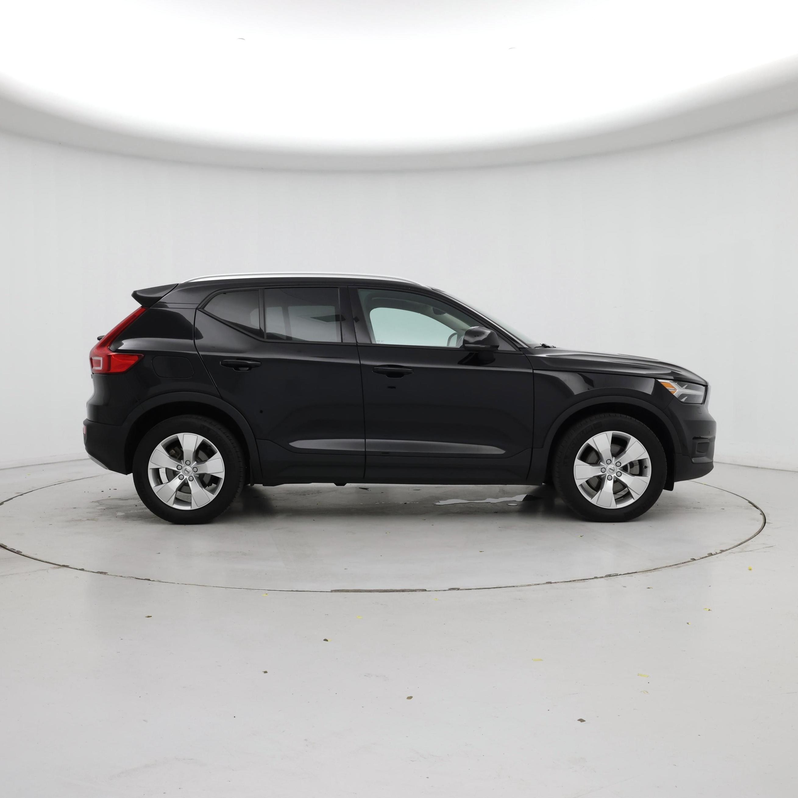 Thumbnail: 2021 Volvo XC40 - 7