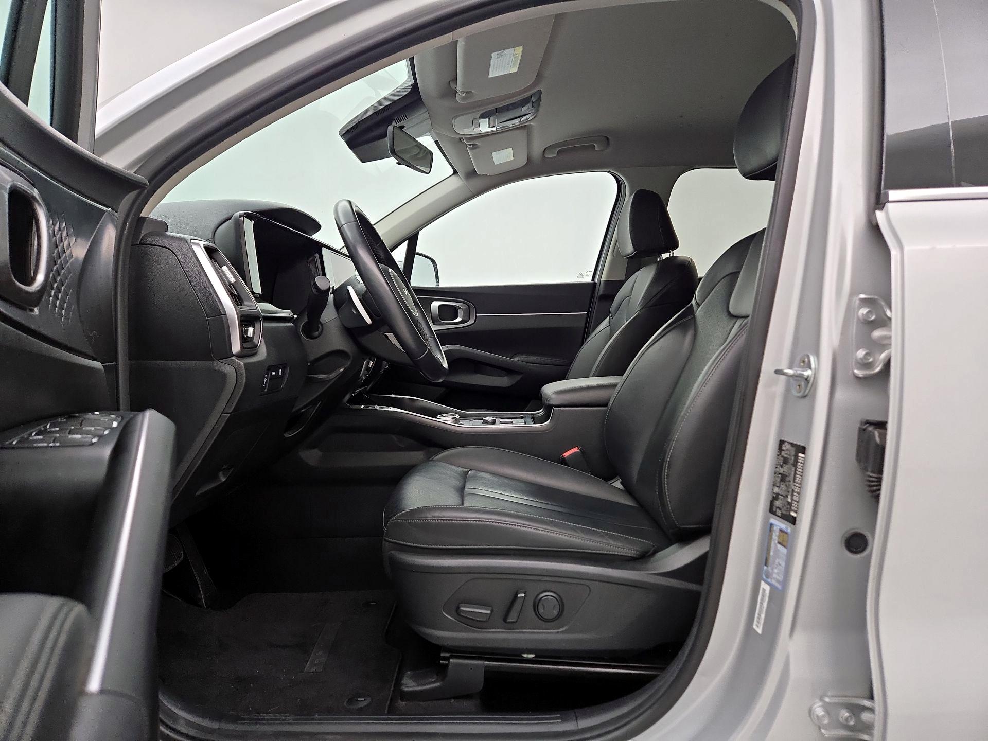 Thumbnail: 2022 Kia Sorento - 11