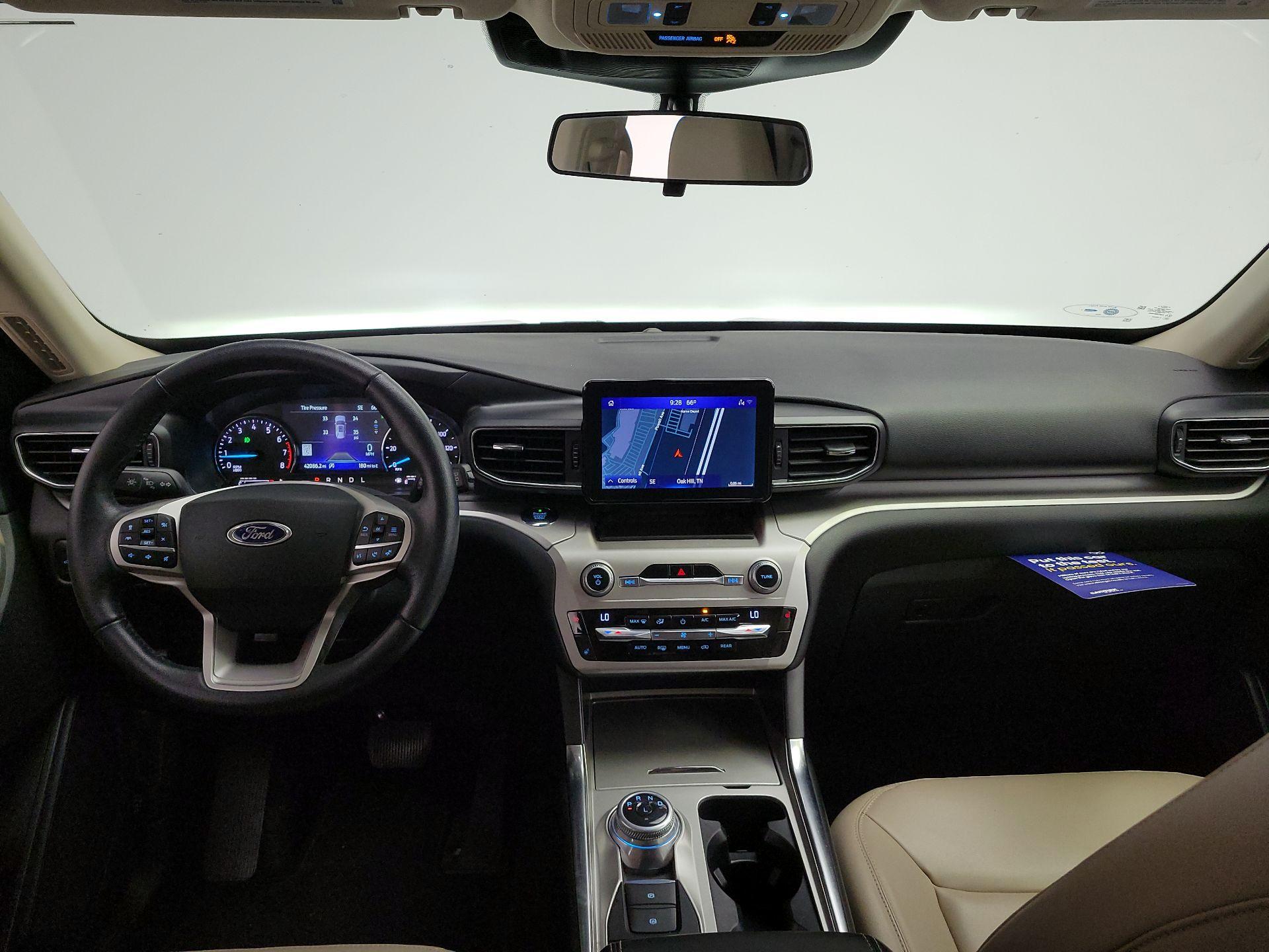 Thumbnail: 2021 Ford Explorer - 9