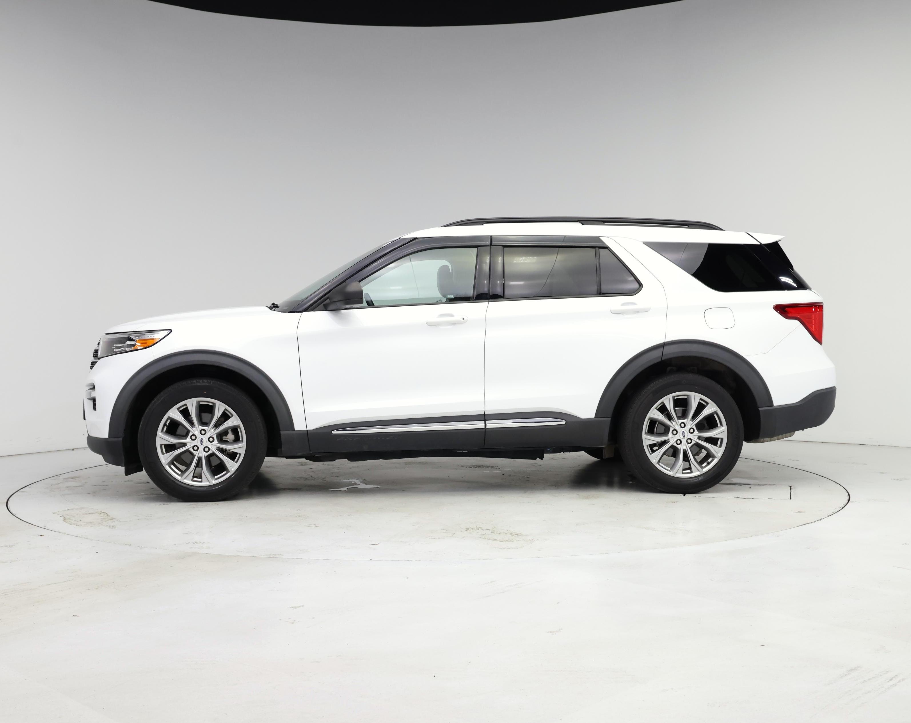 Thumbnail: 2021 Ford Explorer - 3