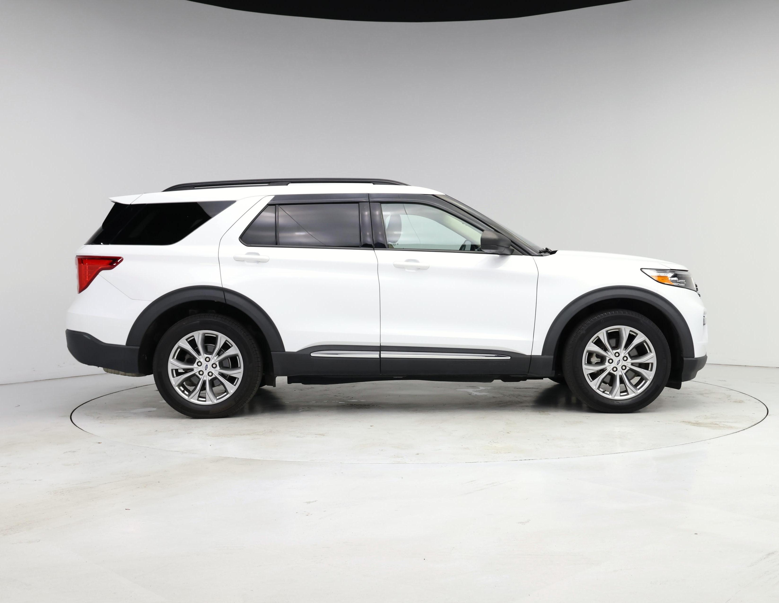 Thumbnail: 2021 Ford Explorer - 7