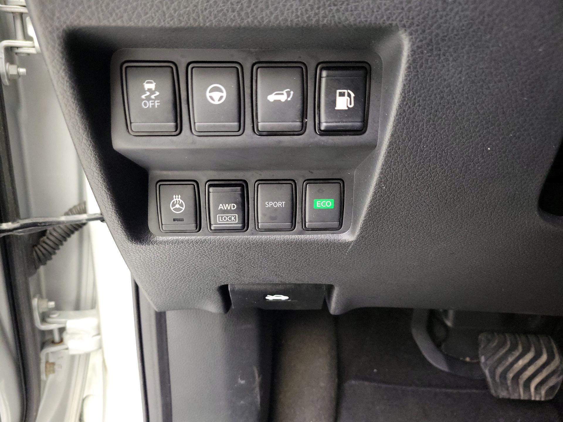 Thumbnail: 2020 Nissan Rogue - 13