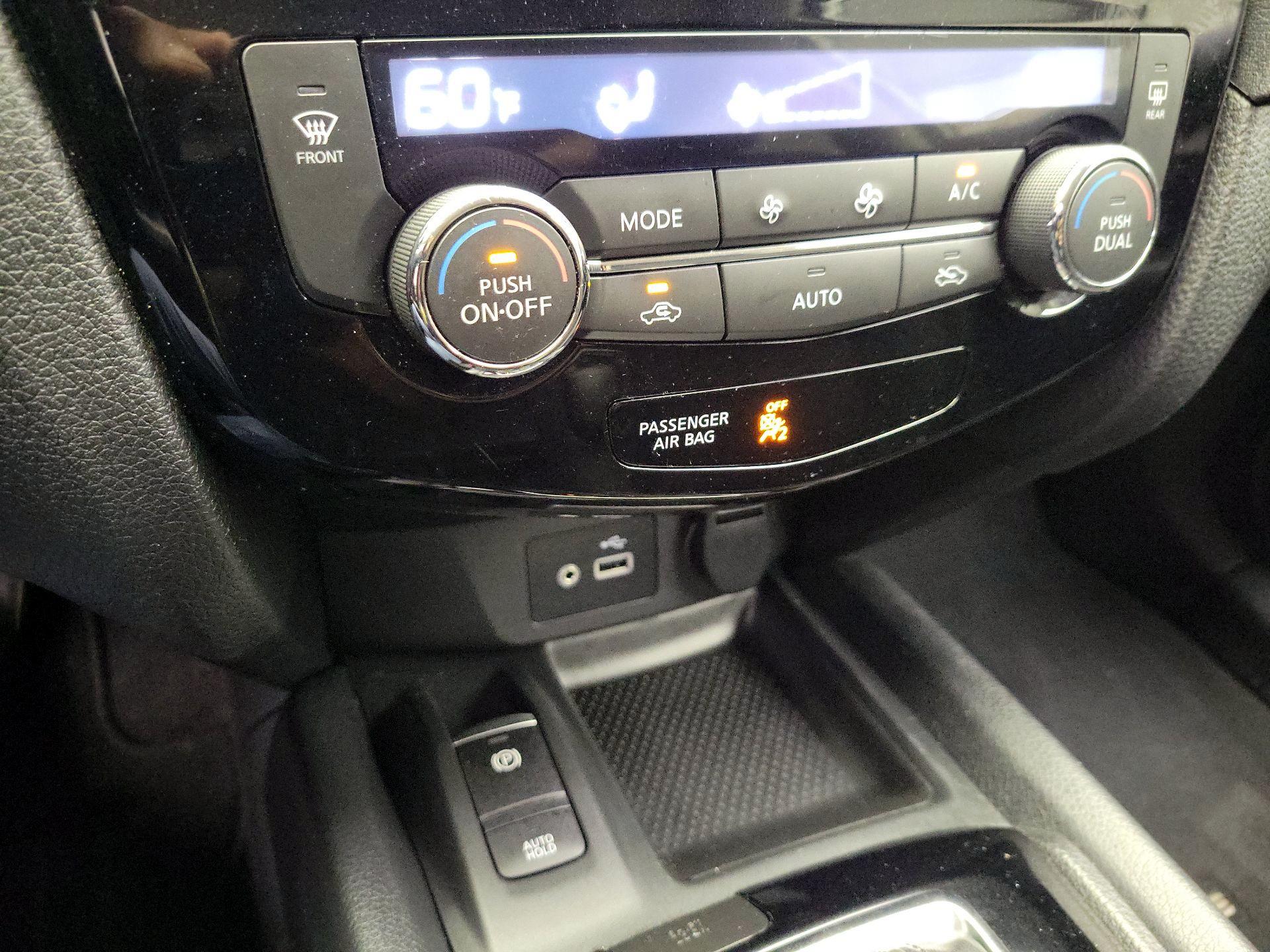 Thumbnail: 2020 Nissan Rogue - 17