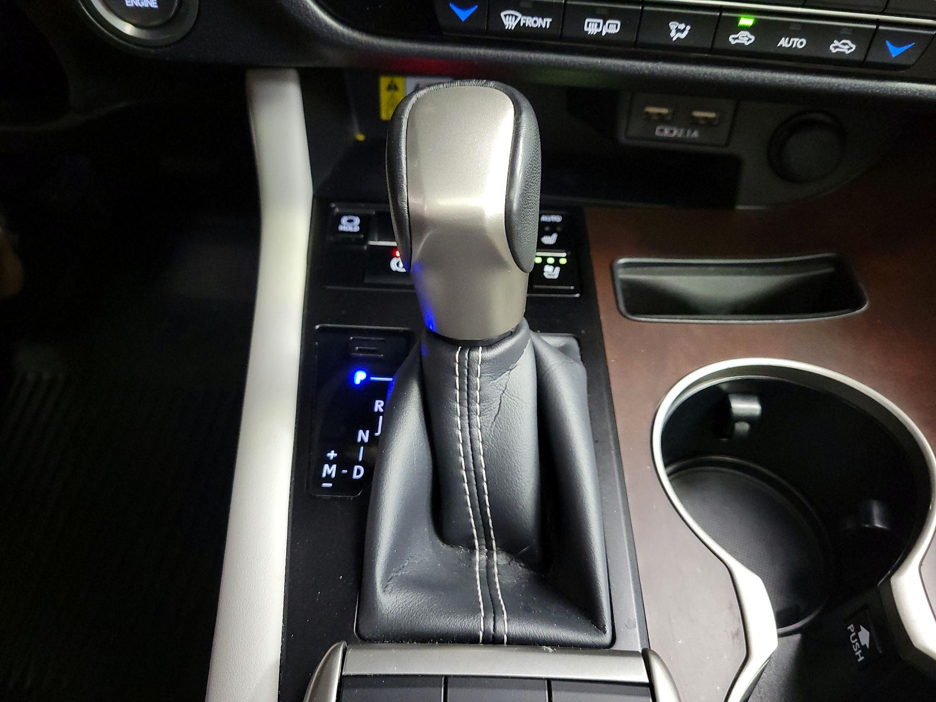 Thumbnail: 2022 Lexus RX - 18
