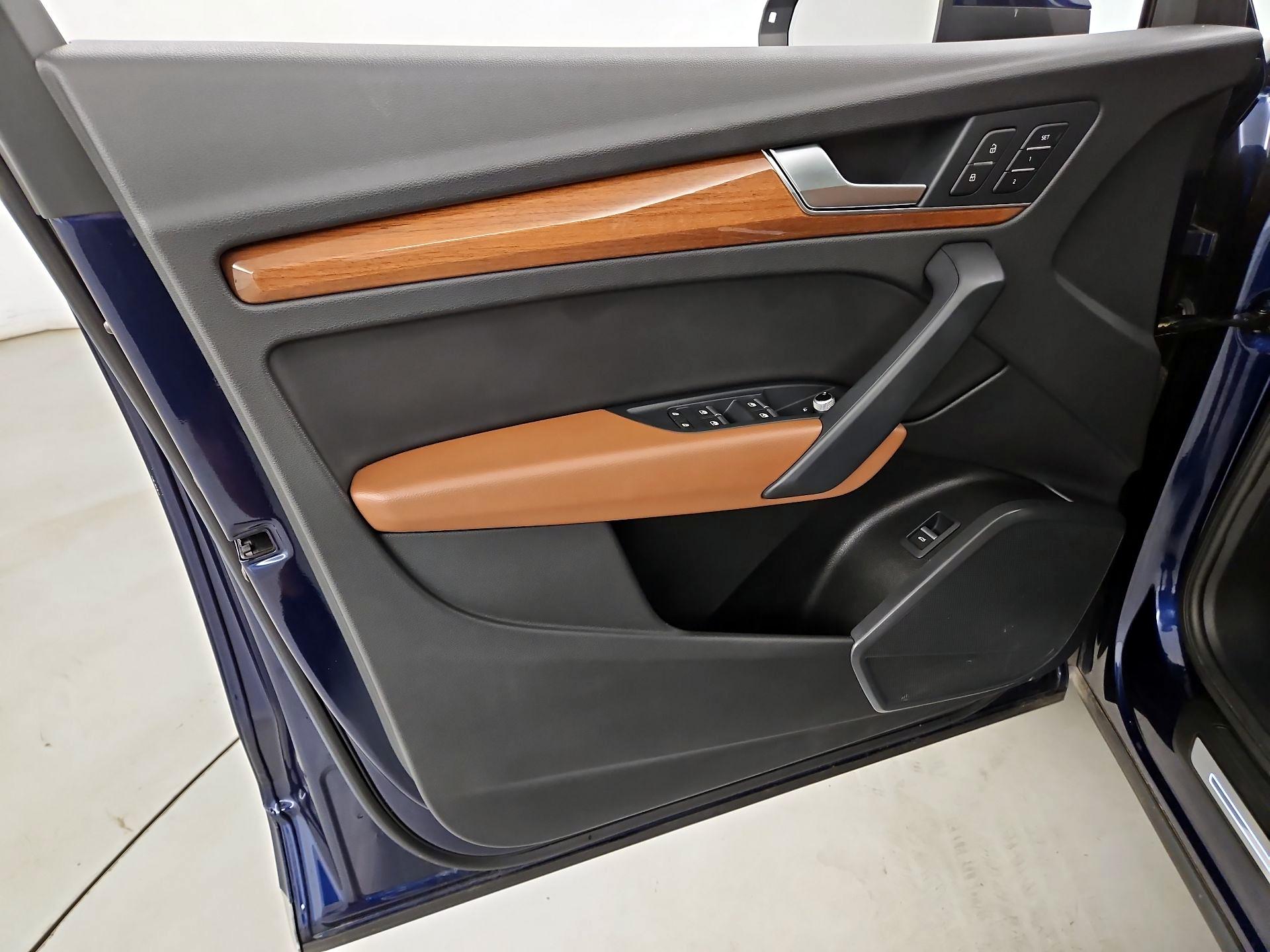 Thumbnail: 2022 Audi Q5 - 12