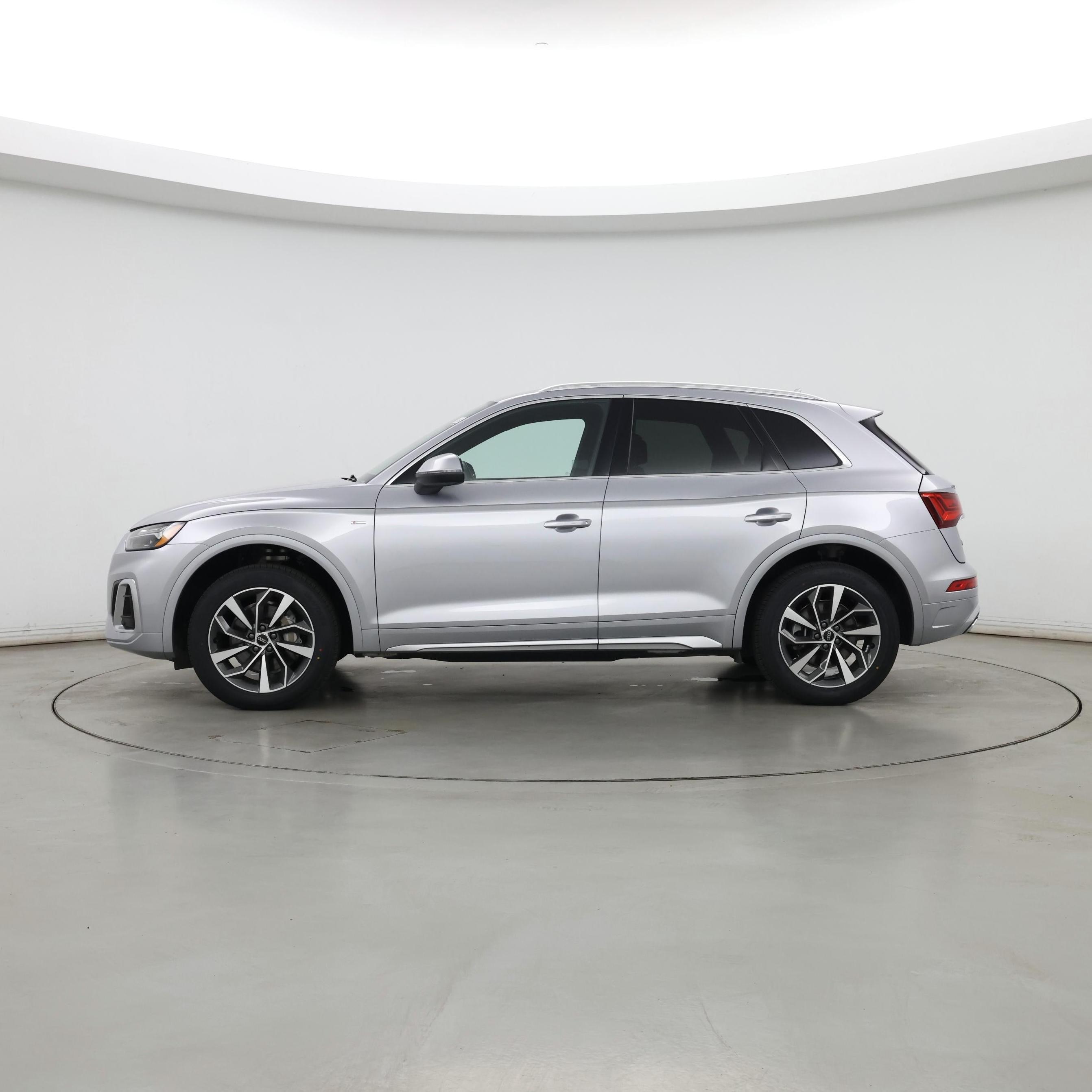 Thumbnail: 2022 Audi Q5 - 3