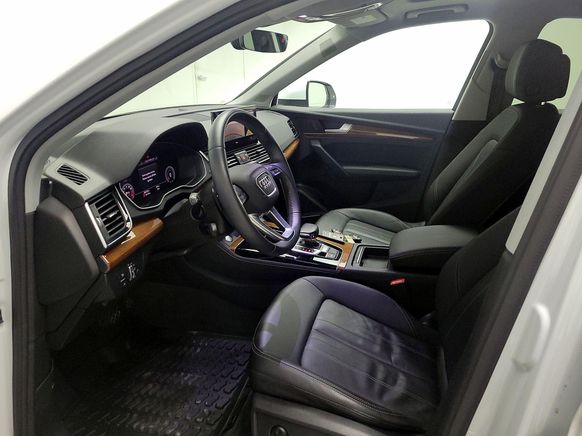 Thumbnail: 2022 Audi Q5 - 11