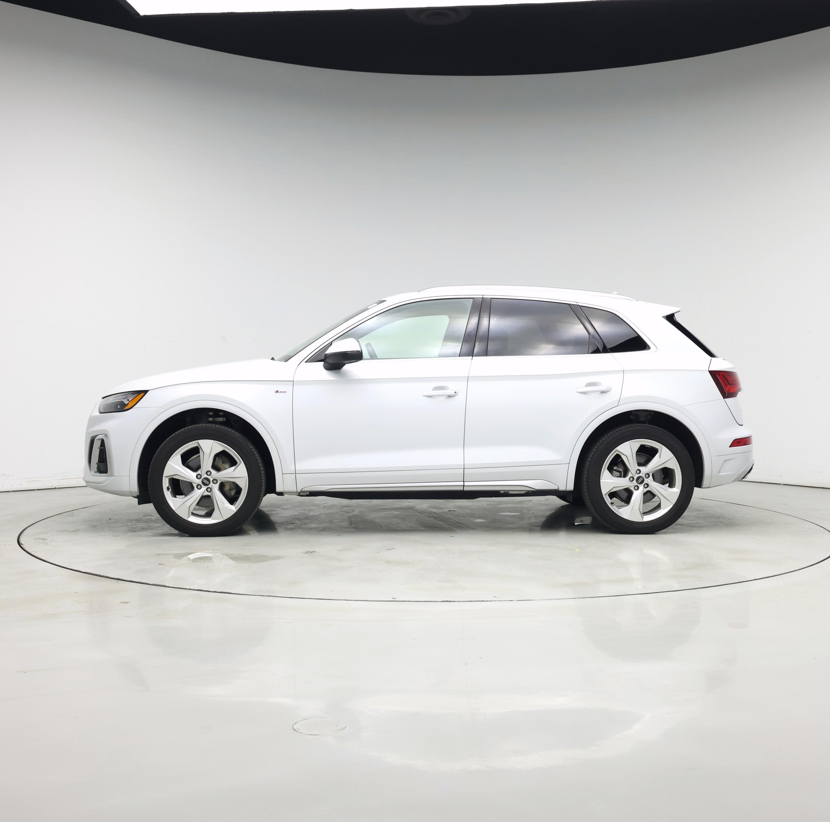 Thumbnail: 2022 Audi Q5 - 3