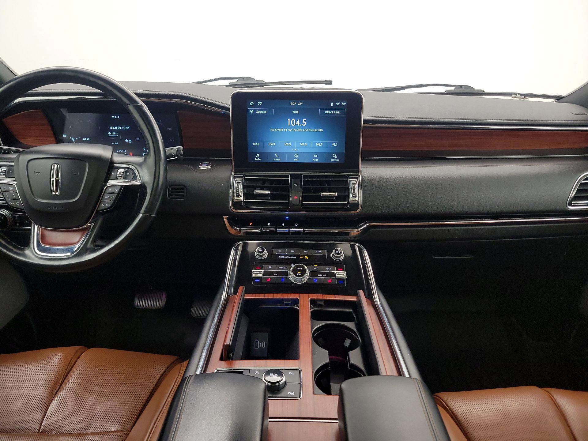 Thumbnail: 2021 Lincoln Navigator - 9