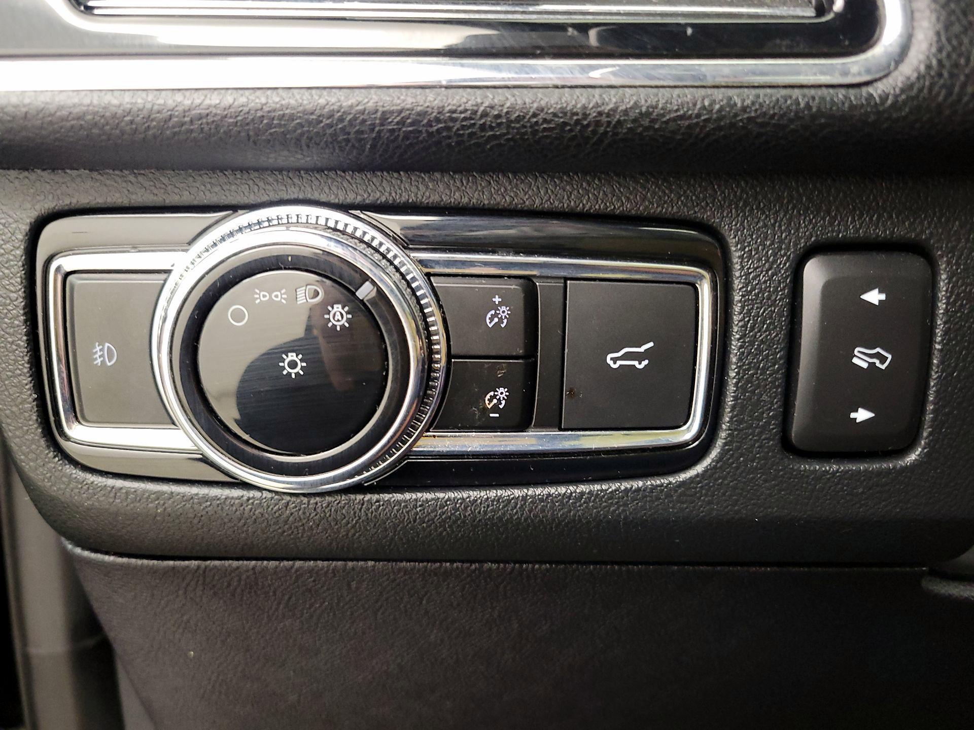 Thumbnail: 2021 Lincoln Navigator - 13