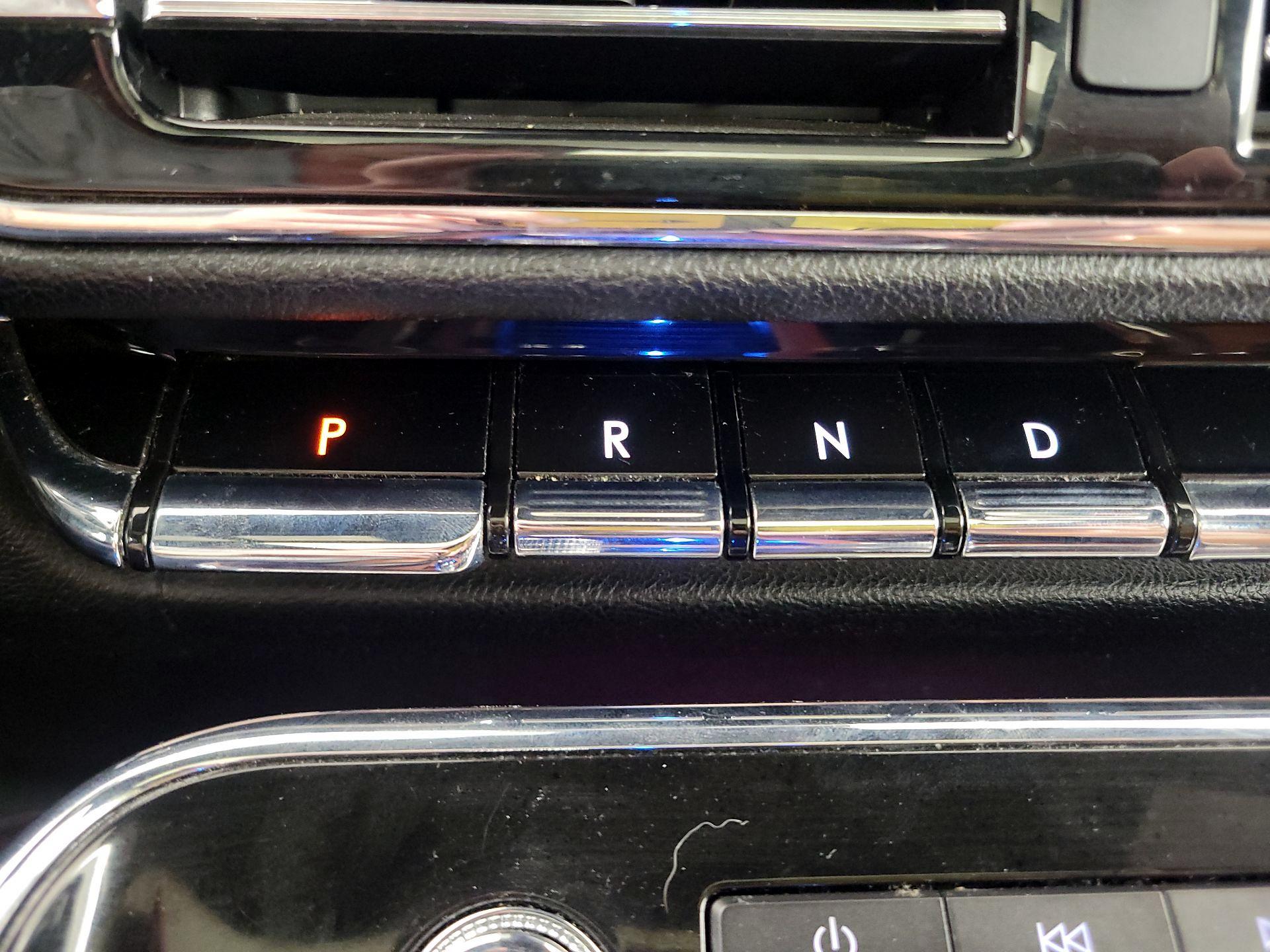 Thumbnail: 2021 Lincoln Navigator - 18