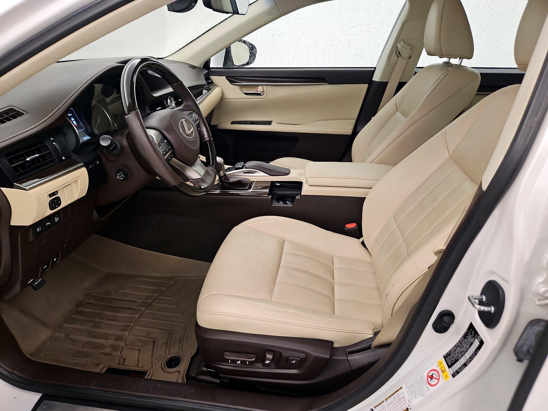 Thumbnail: 2018 Lexus ES - 11
