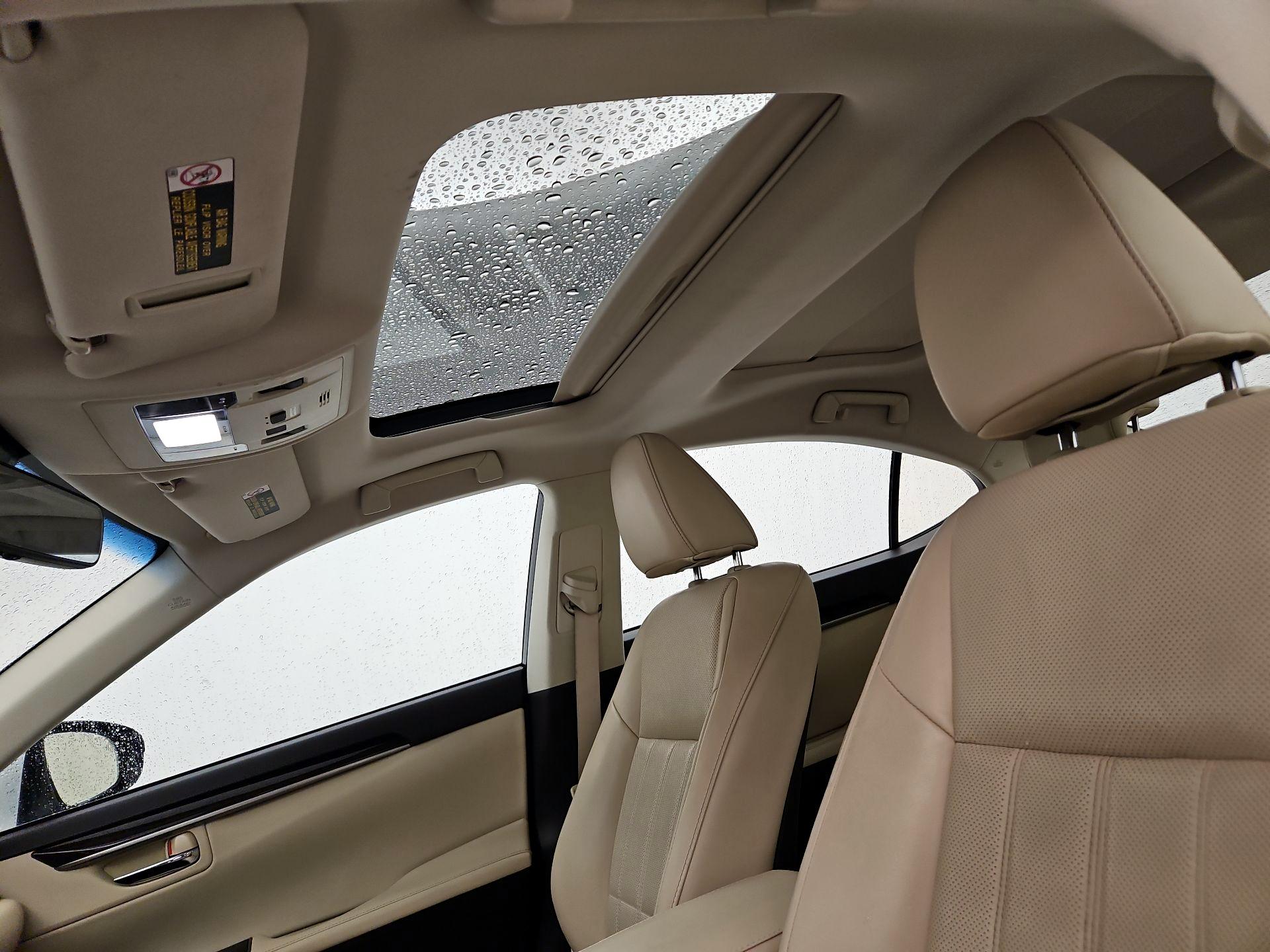 Thumbnail: 2018 Lexus ES - 20