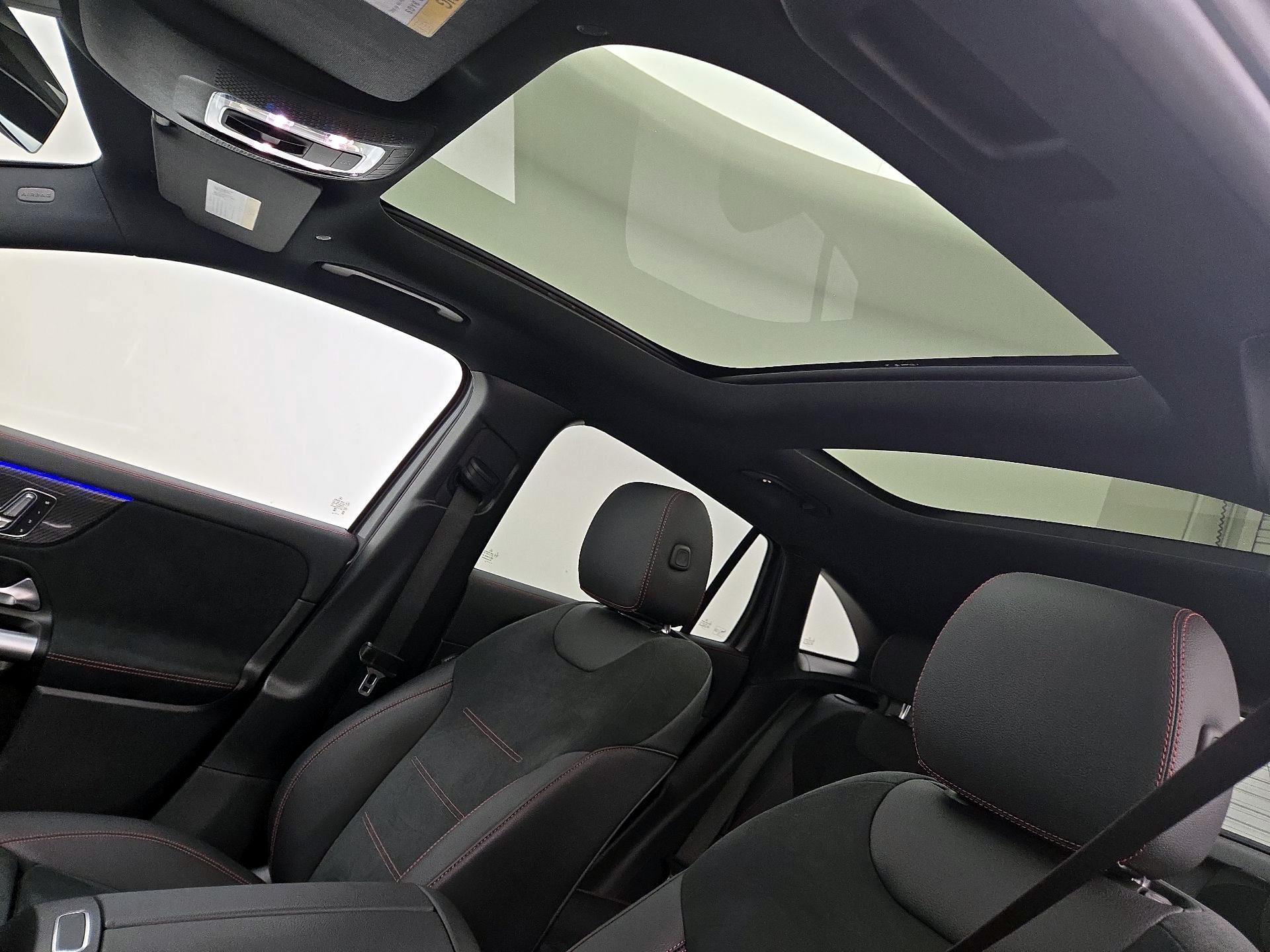 Thumbnail: 2023 Mercedes-Benz GLA - 19