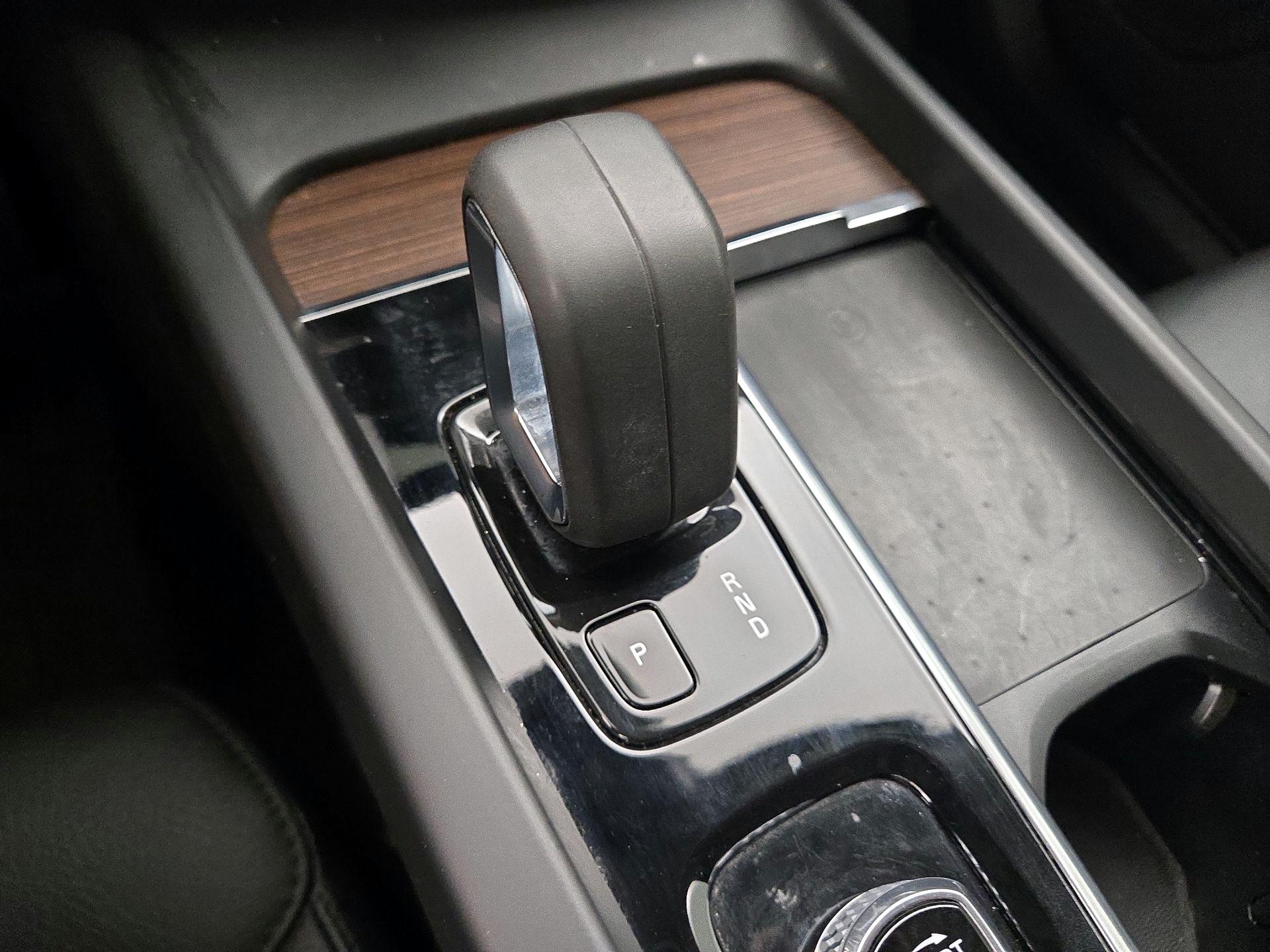 Thumbnail: 2022 Volvo XC60 - 18