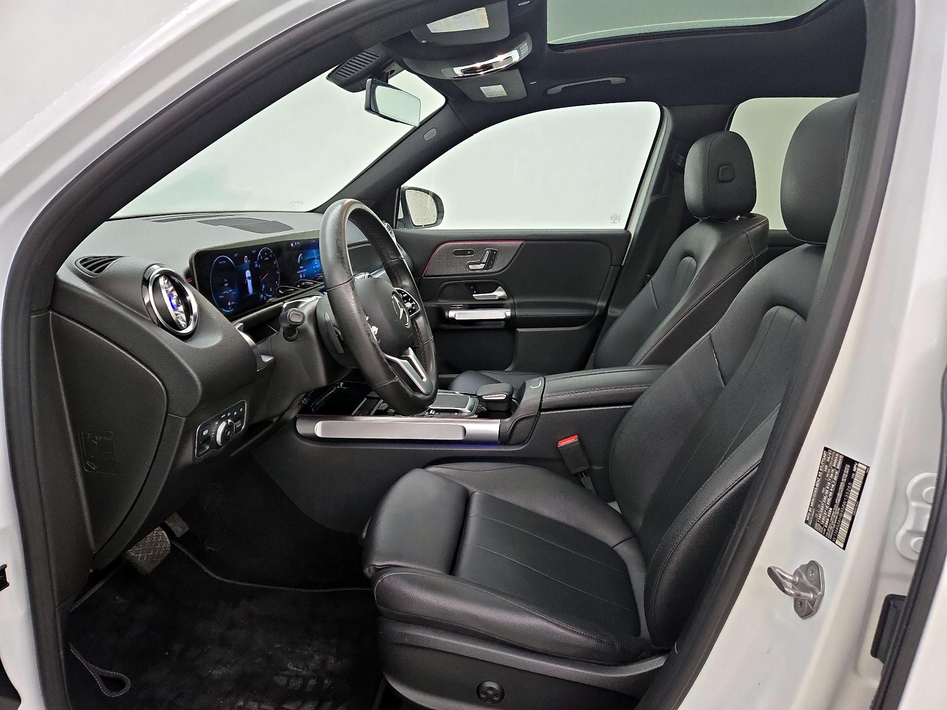 Thumbnail: 2021 Mercedes-Benz GLB - 11