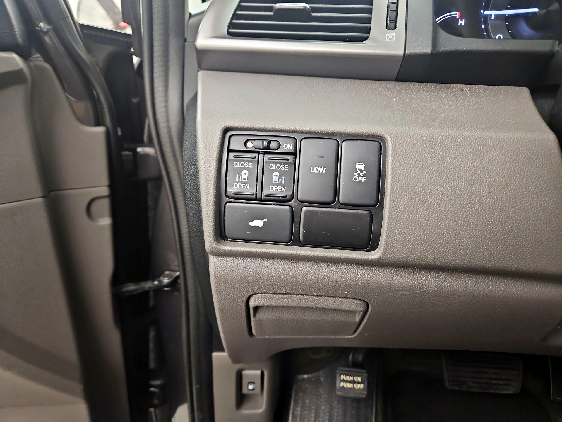 Thumbnail: 2015 Honda Odyssey - 13