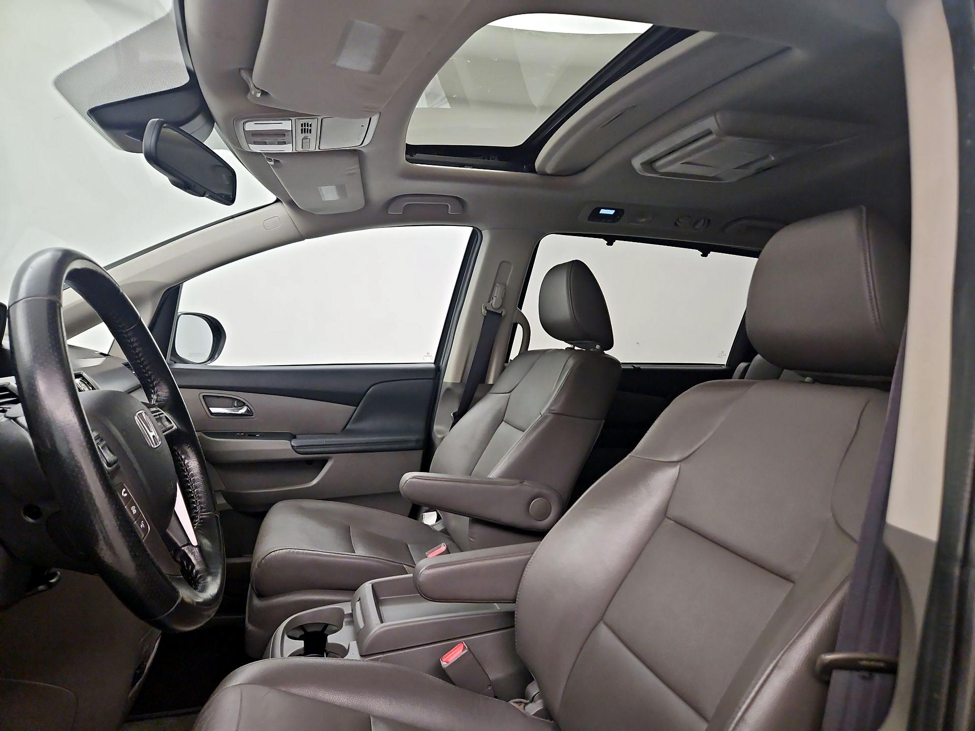 Thumbnail: 2015 Honda Odyssey - 18