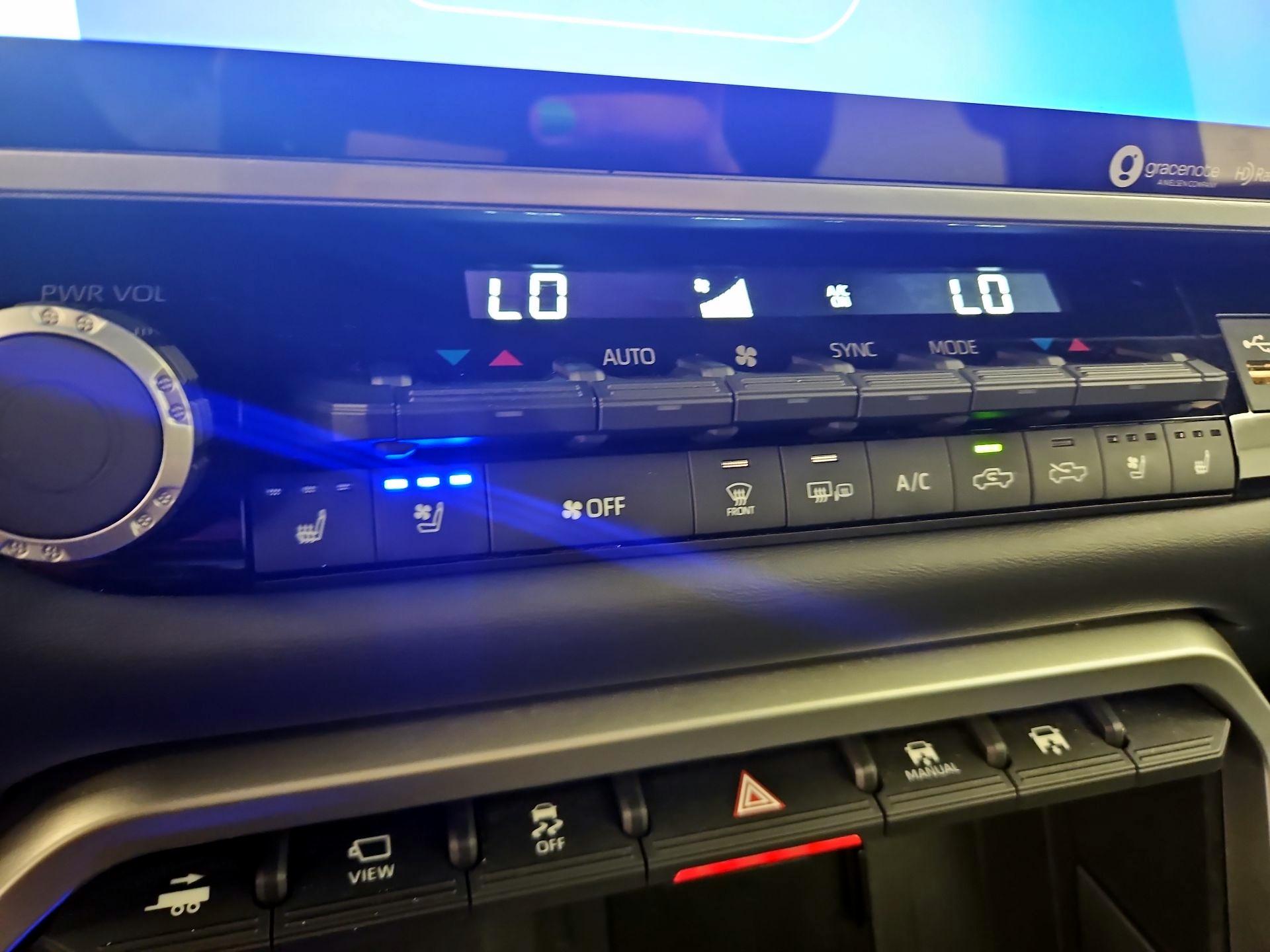 Thumbnail: 2022 Toyota Tundra - 16
