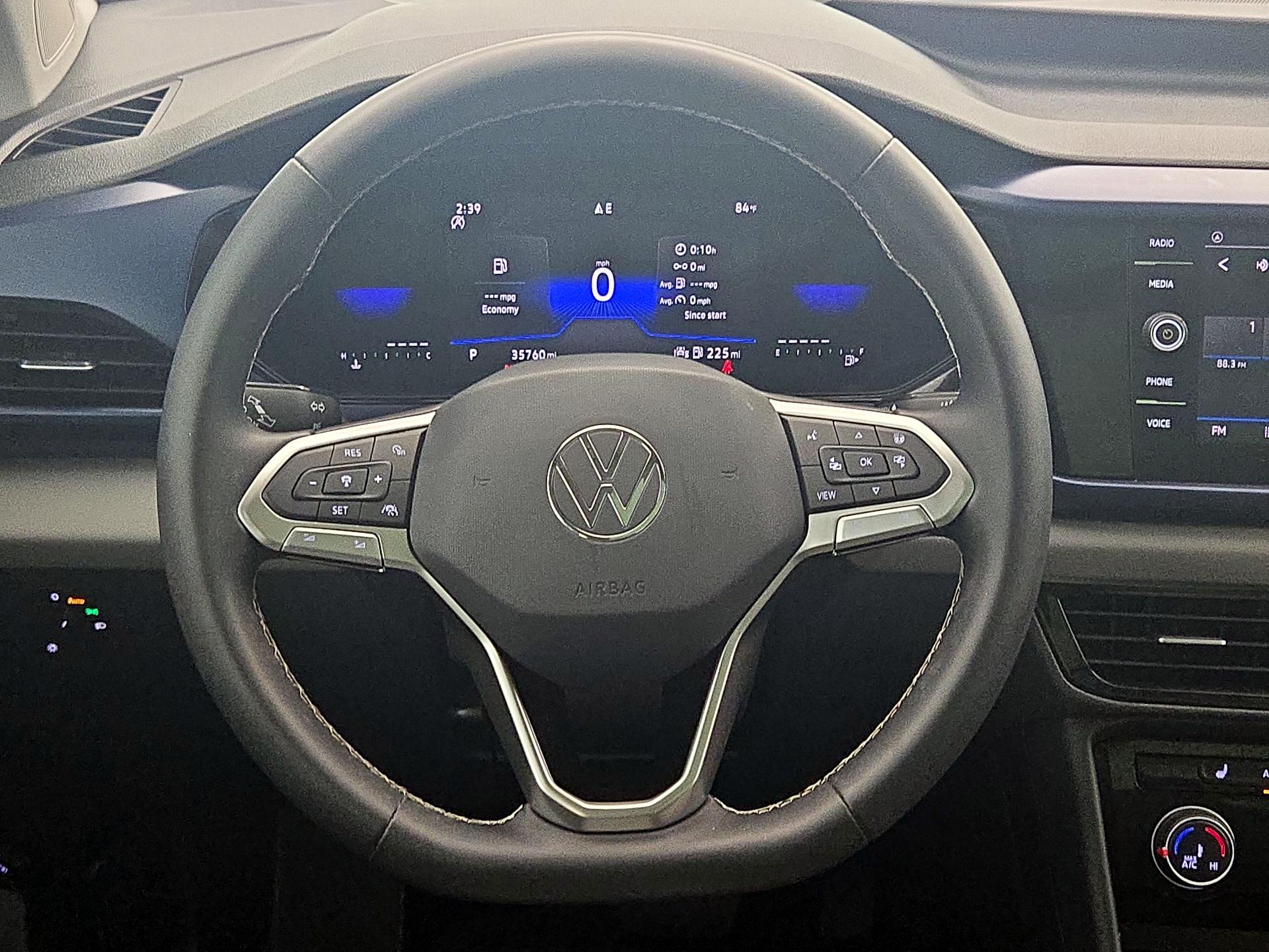 Thumbnail: 2023 Volkswagen Taos - 10
