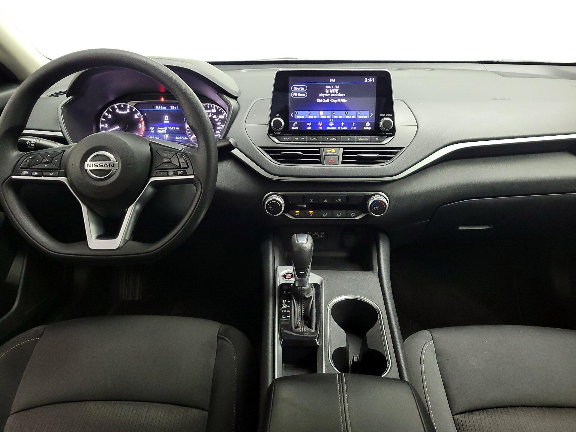 Thumbnail: 2022 Nissan Altima - 9