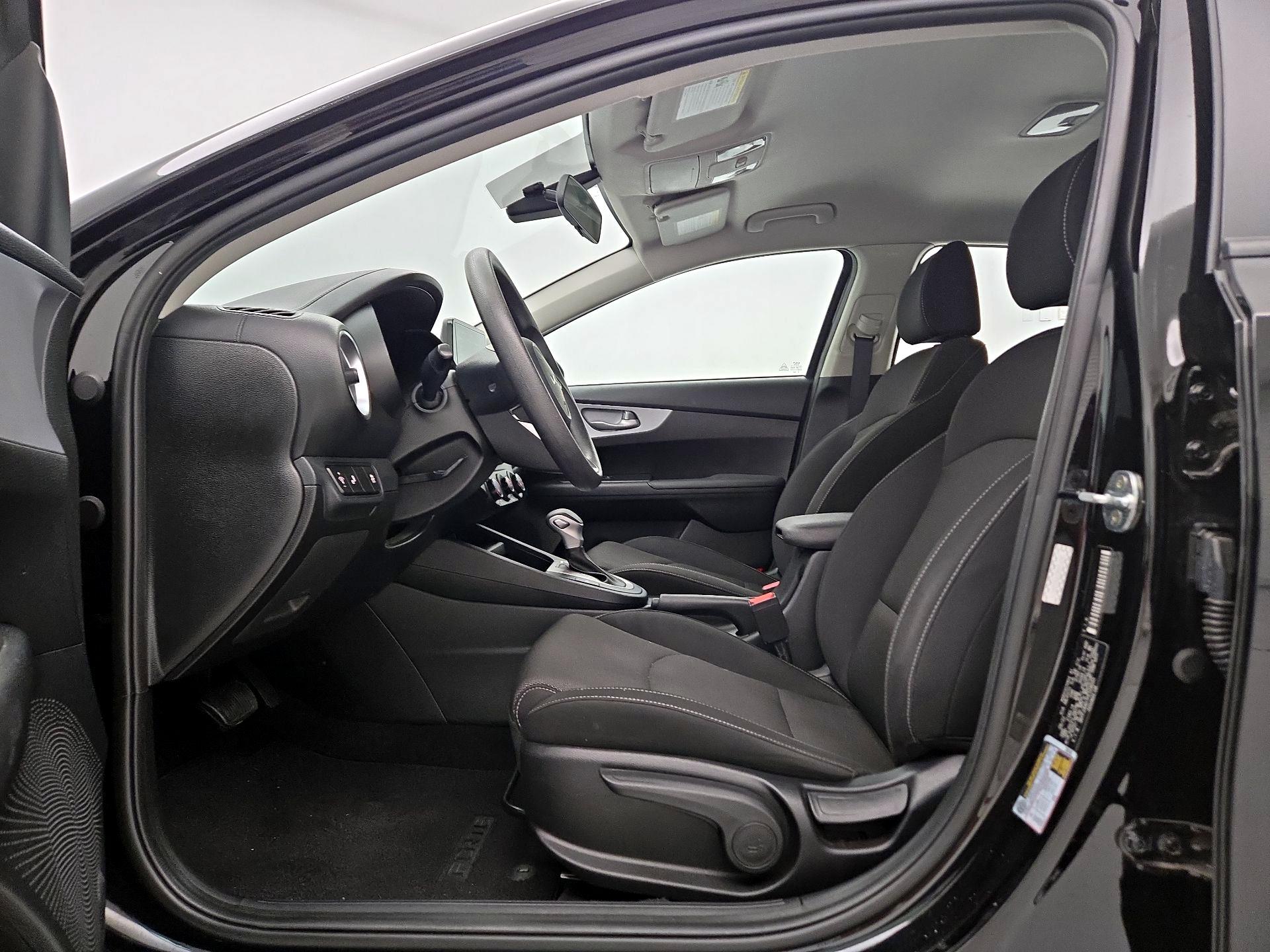 Thumbnail: 2023 Kia Forte - 11