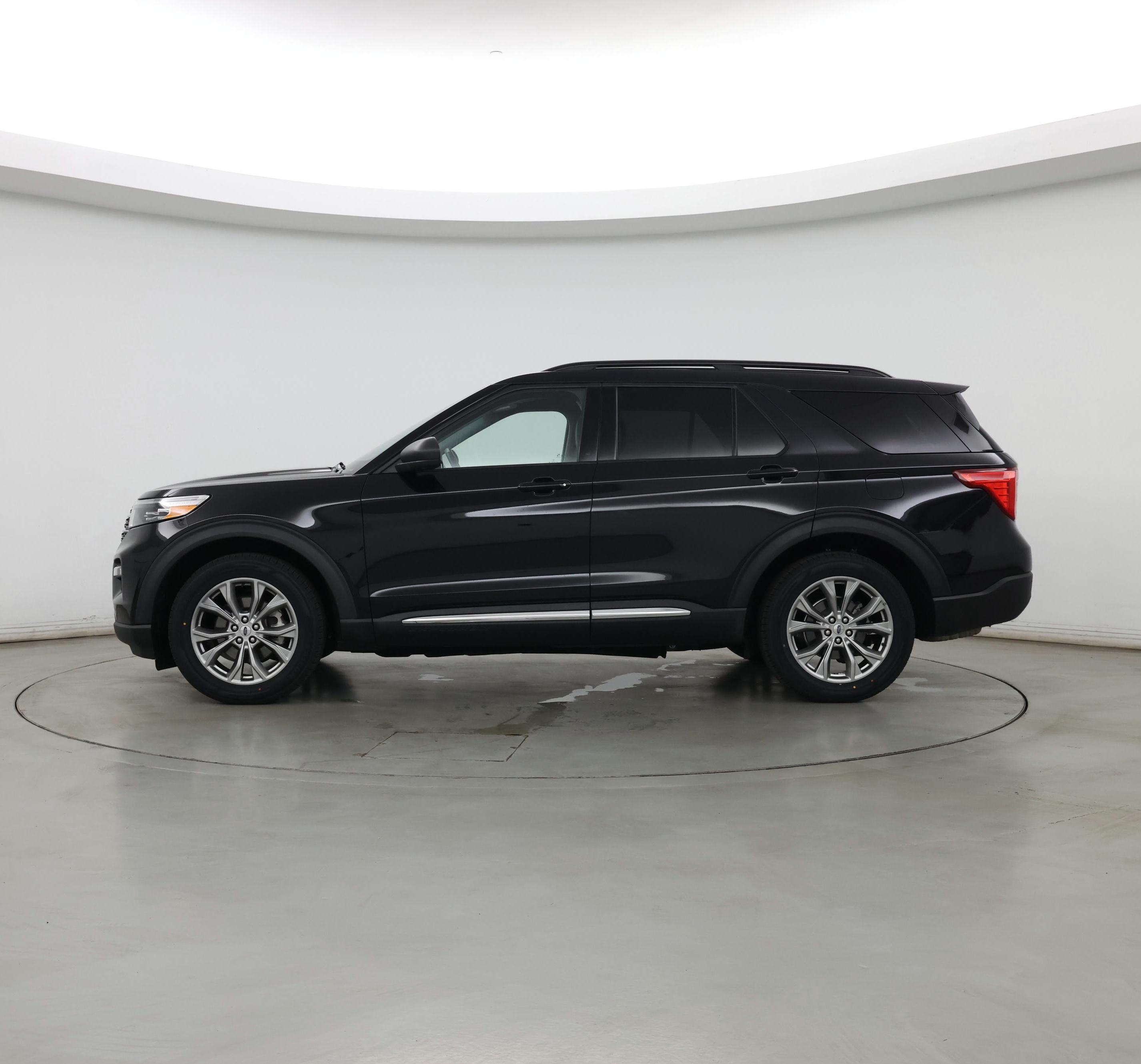 Thumbnail: 2022 Ford Explorer - 3