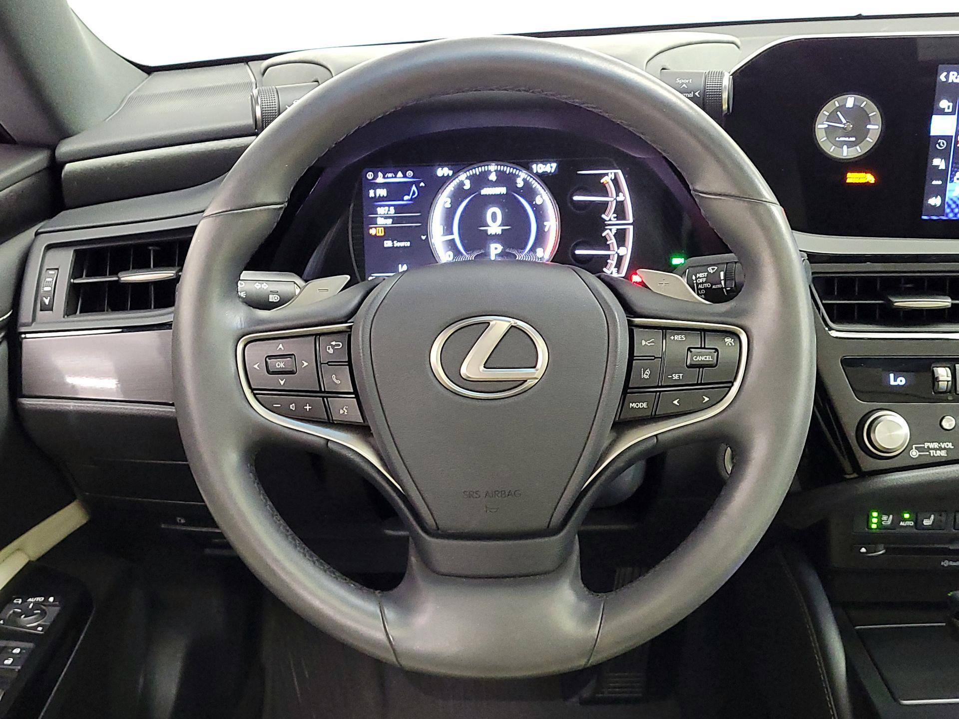 Thumbnail: 2022 Lexus ES - 10
