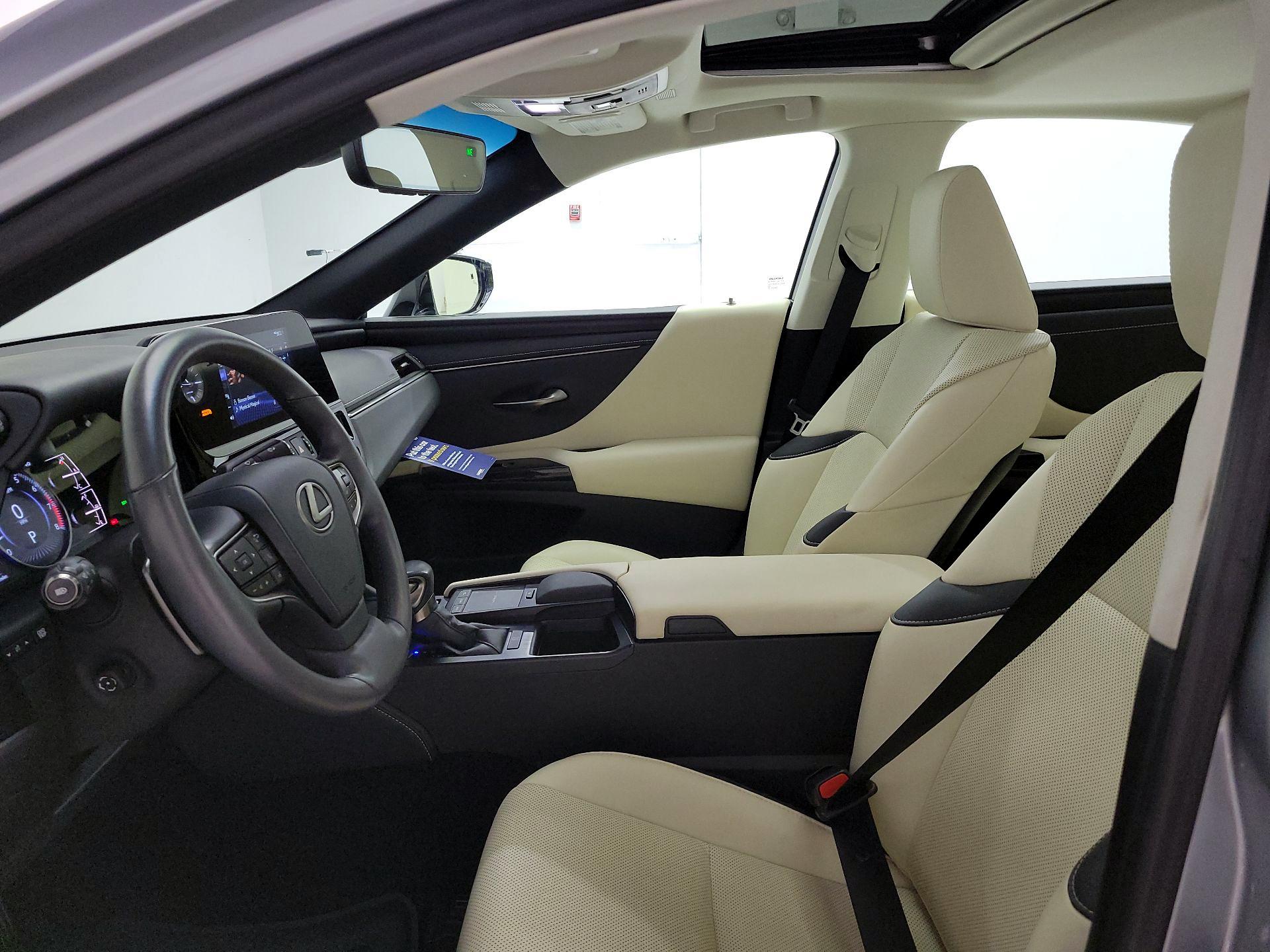 Thumbnail: 2022 Lexus ES - 11