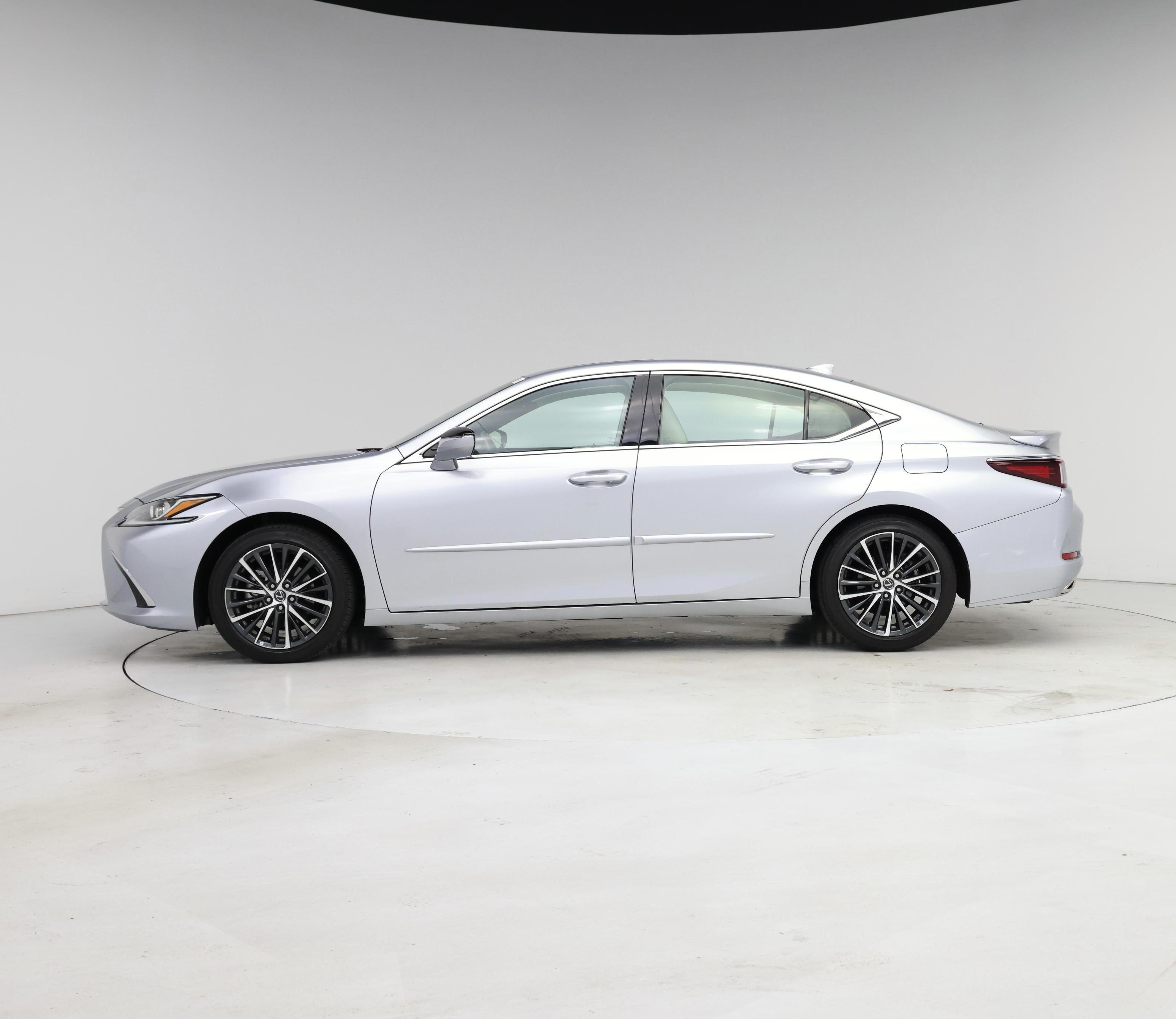 Thumbnail: 2022 Lexus ES - 3