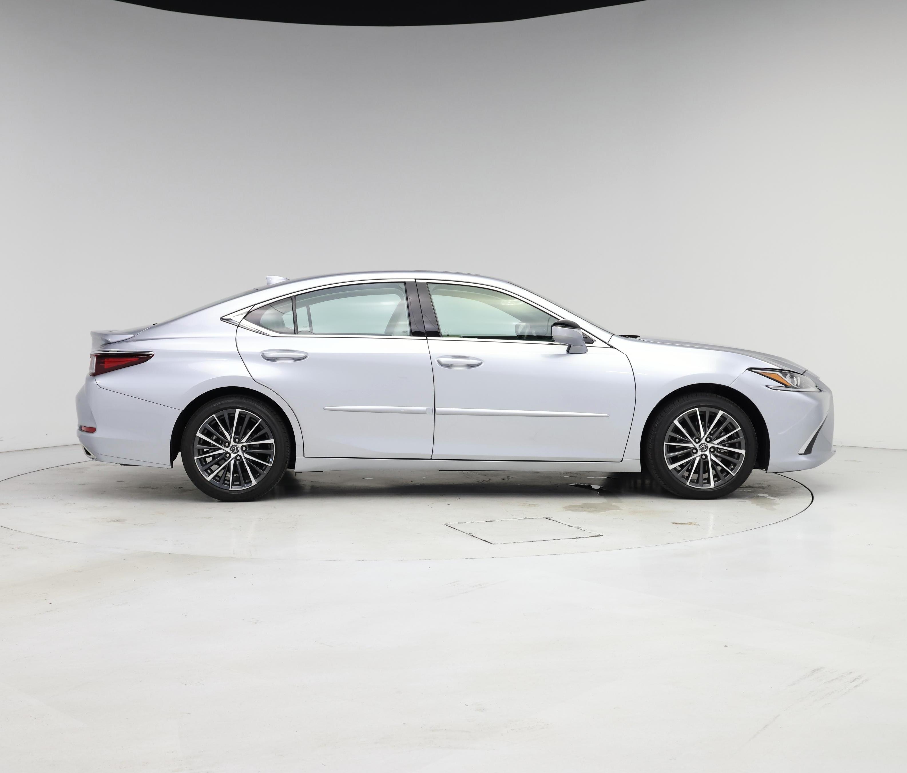 Thumbnail: 2022 Lexus ES - 7