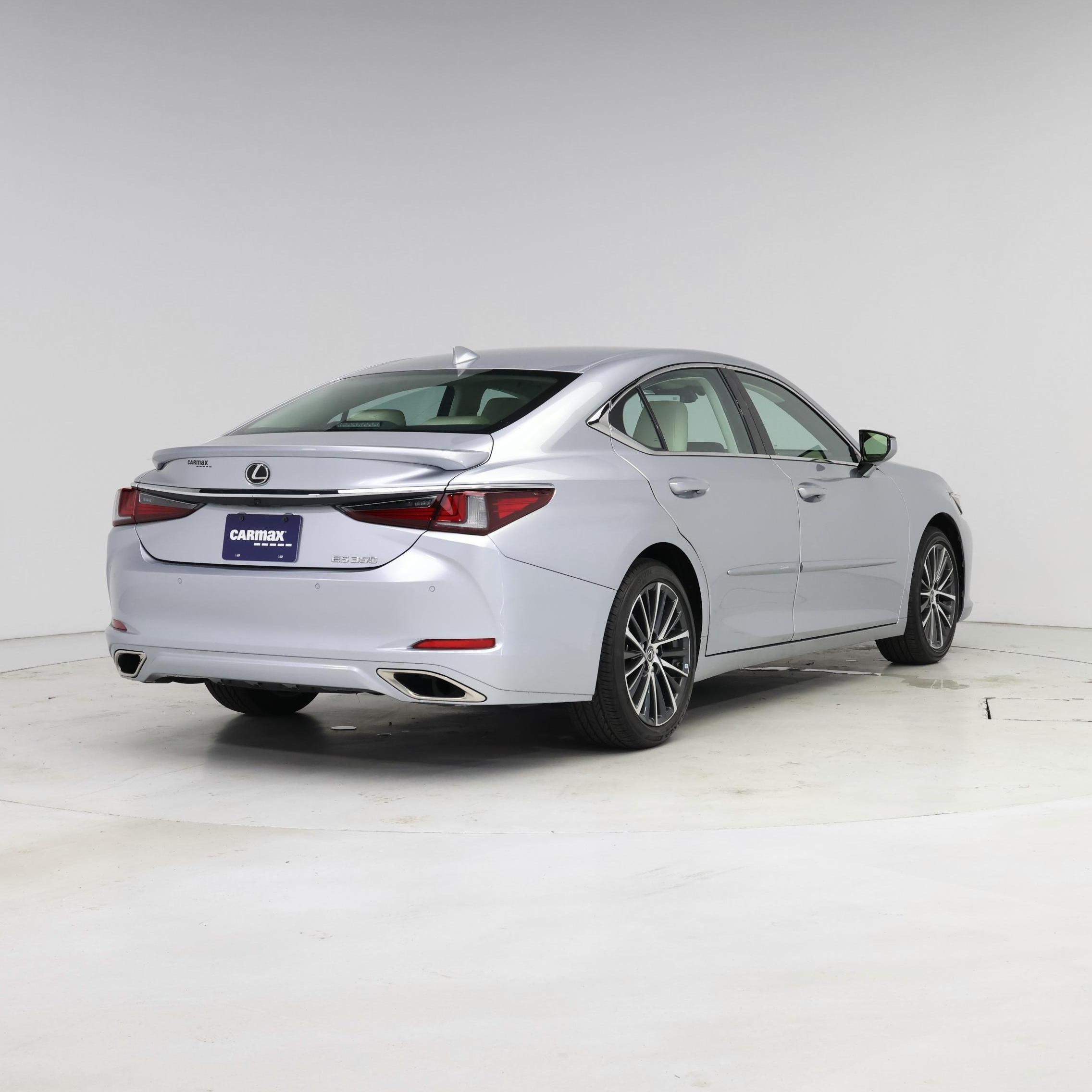 Thumbnail: 2022 Lexus ES - 8